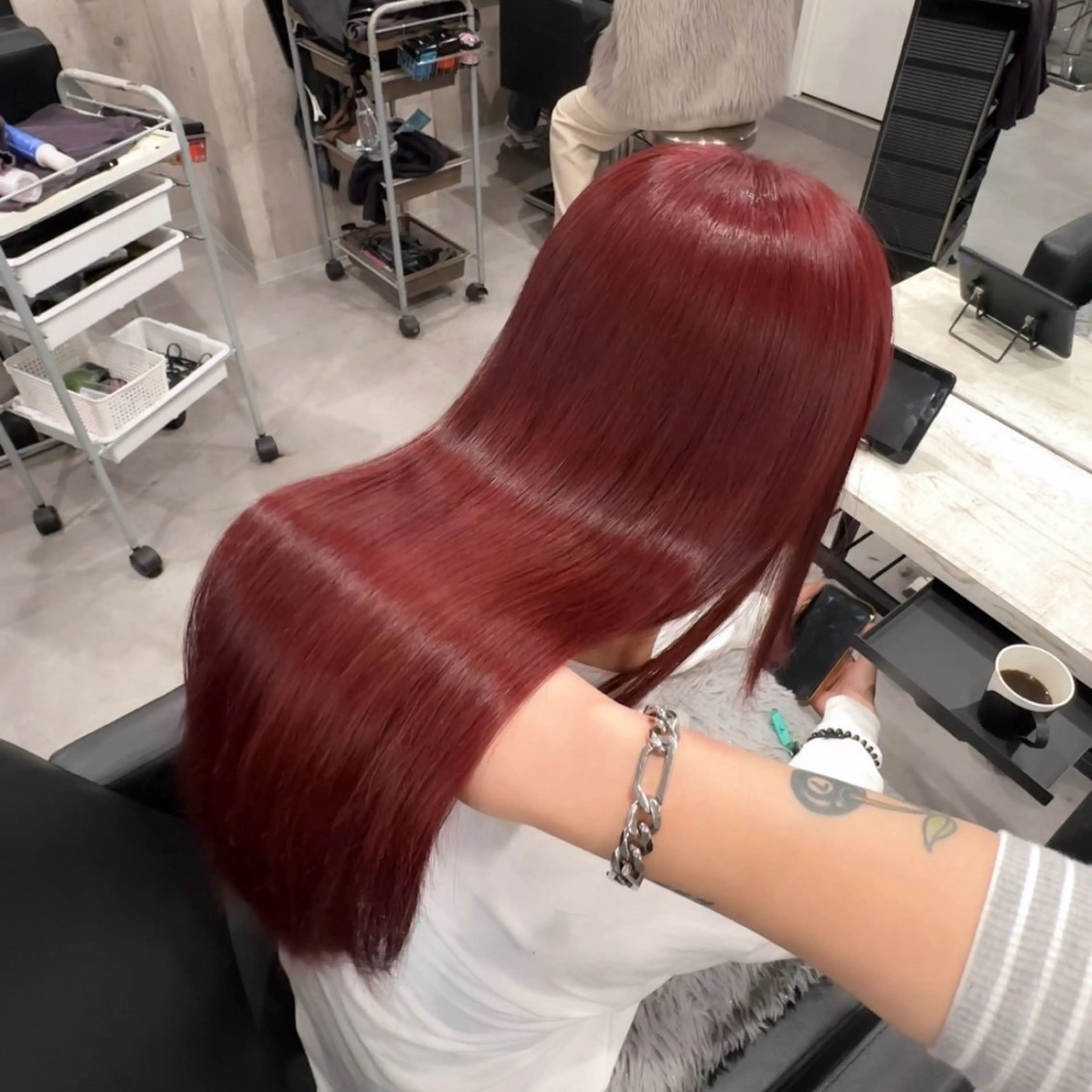 韓国レイヤーカット×ブリーチなしWカラー暖色系カラー×ケラチン水素髪質改善トリートメントの写真