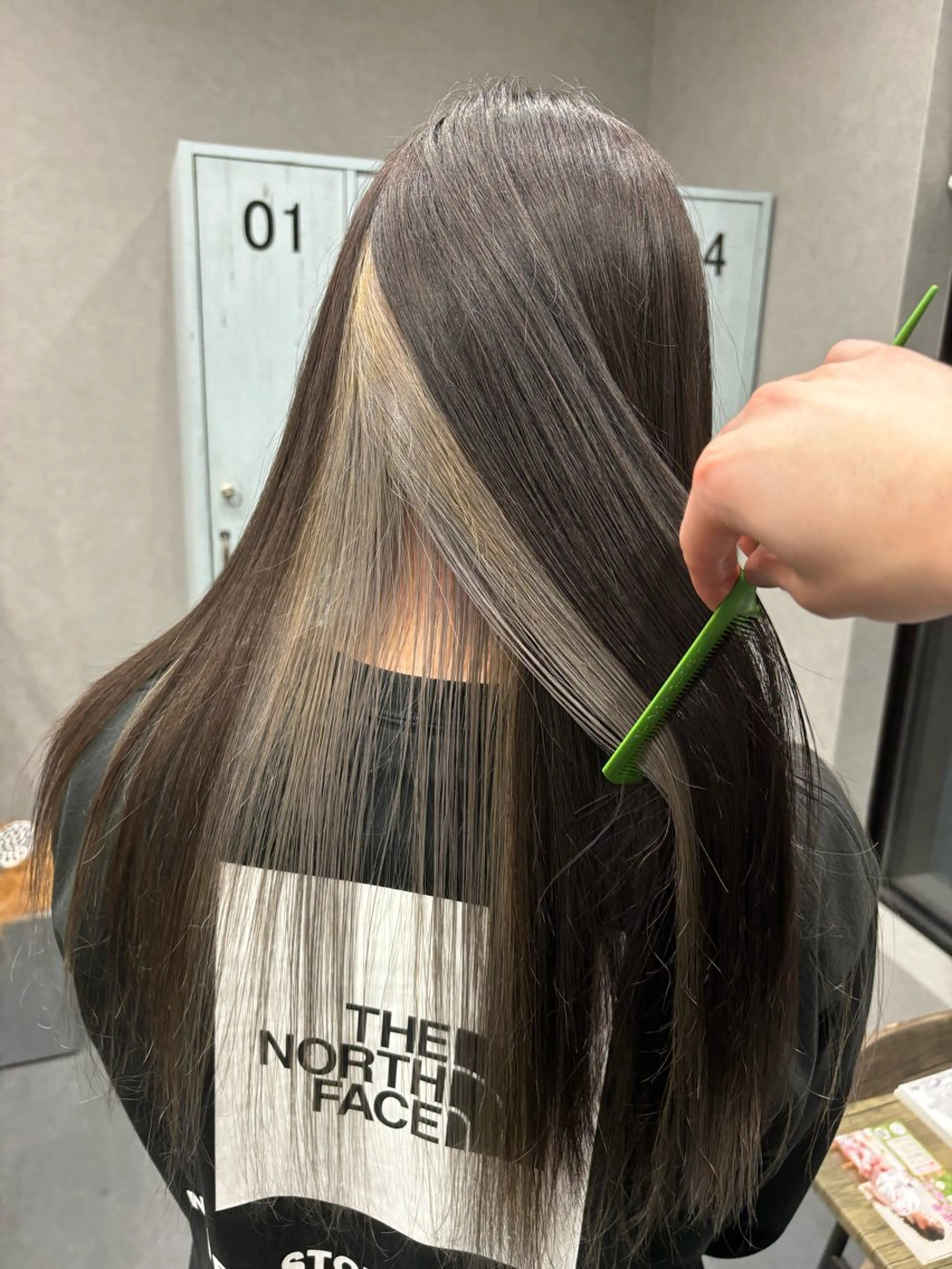 カラー 岩村 拓海のヘアスタイル