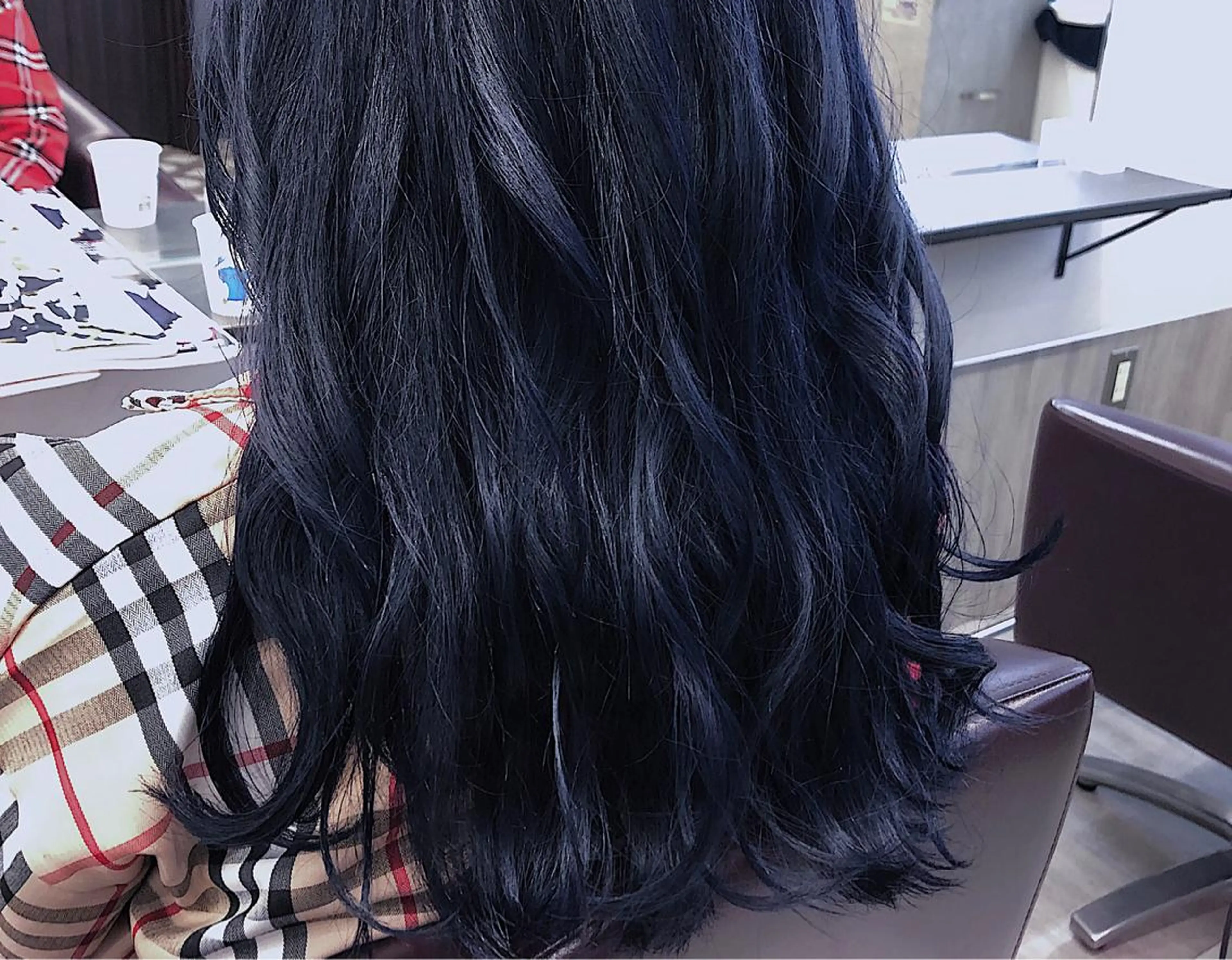 ミディアム カラー ブリーチ ブルーカラー ネイビーカラー jill by gisel＿奥家のヘアスタイル