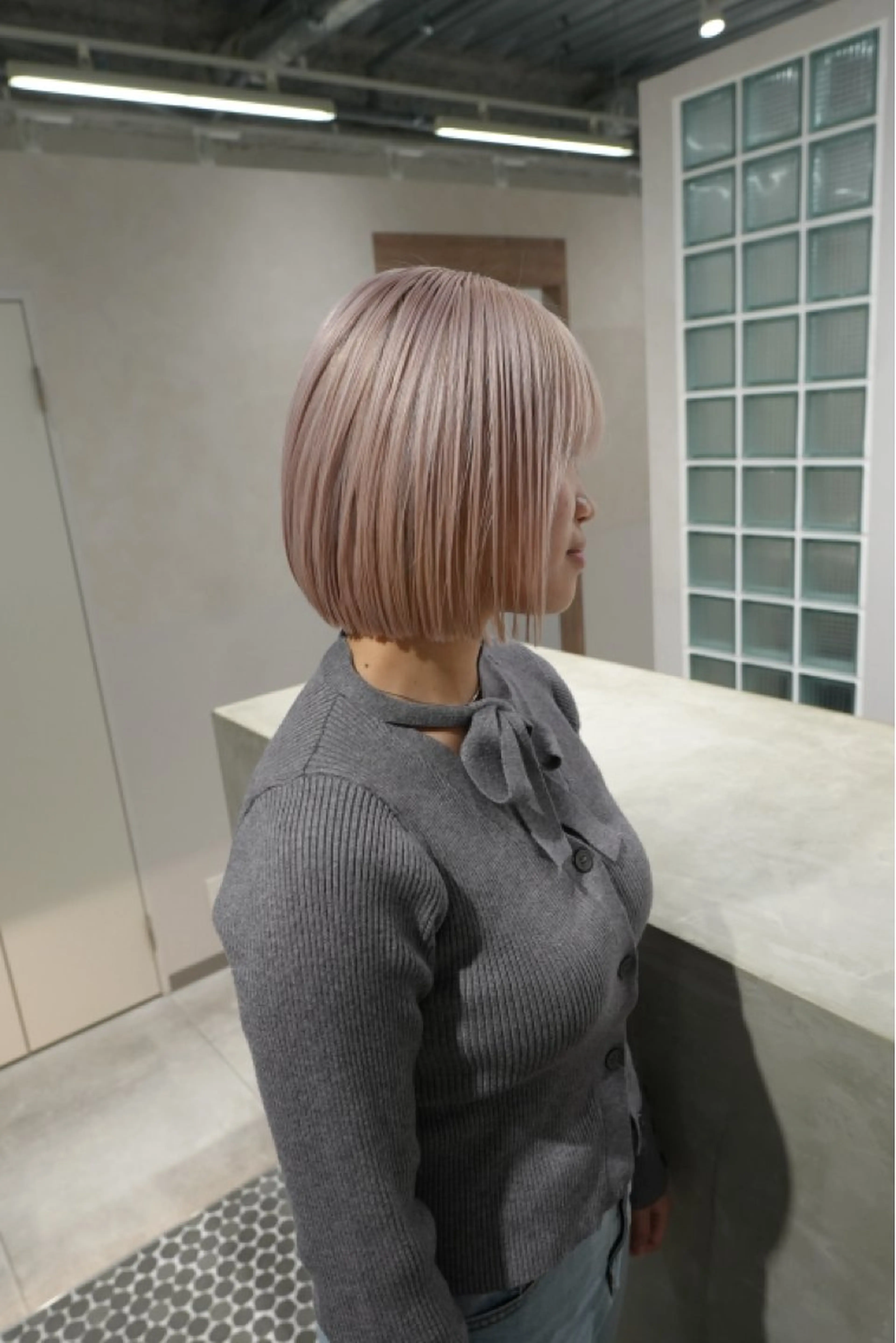 ショート カラー ピンクカラー ホワイトピンク ヘアカラー トリートメント 鈴木直之/ハイトーン /ボブ/美髪矯正のヘアスタイル