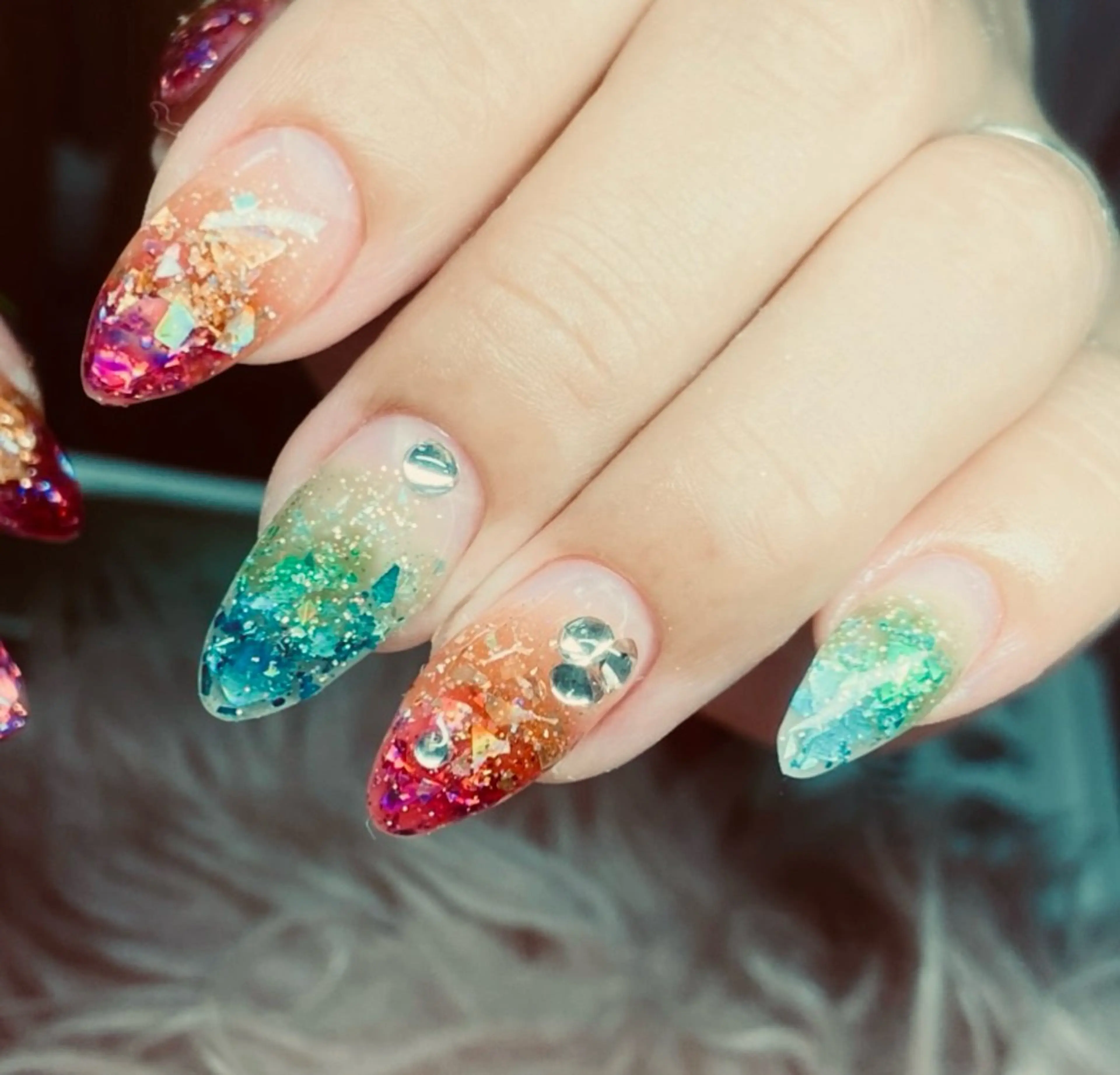 ネイル グラデーション キラキラネイル HandSnail自宅サロン所属・HandSnail 座間自宅ネイルサロンのネイルデザイン