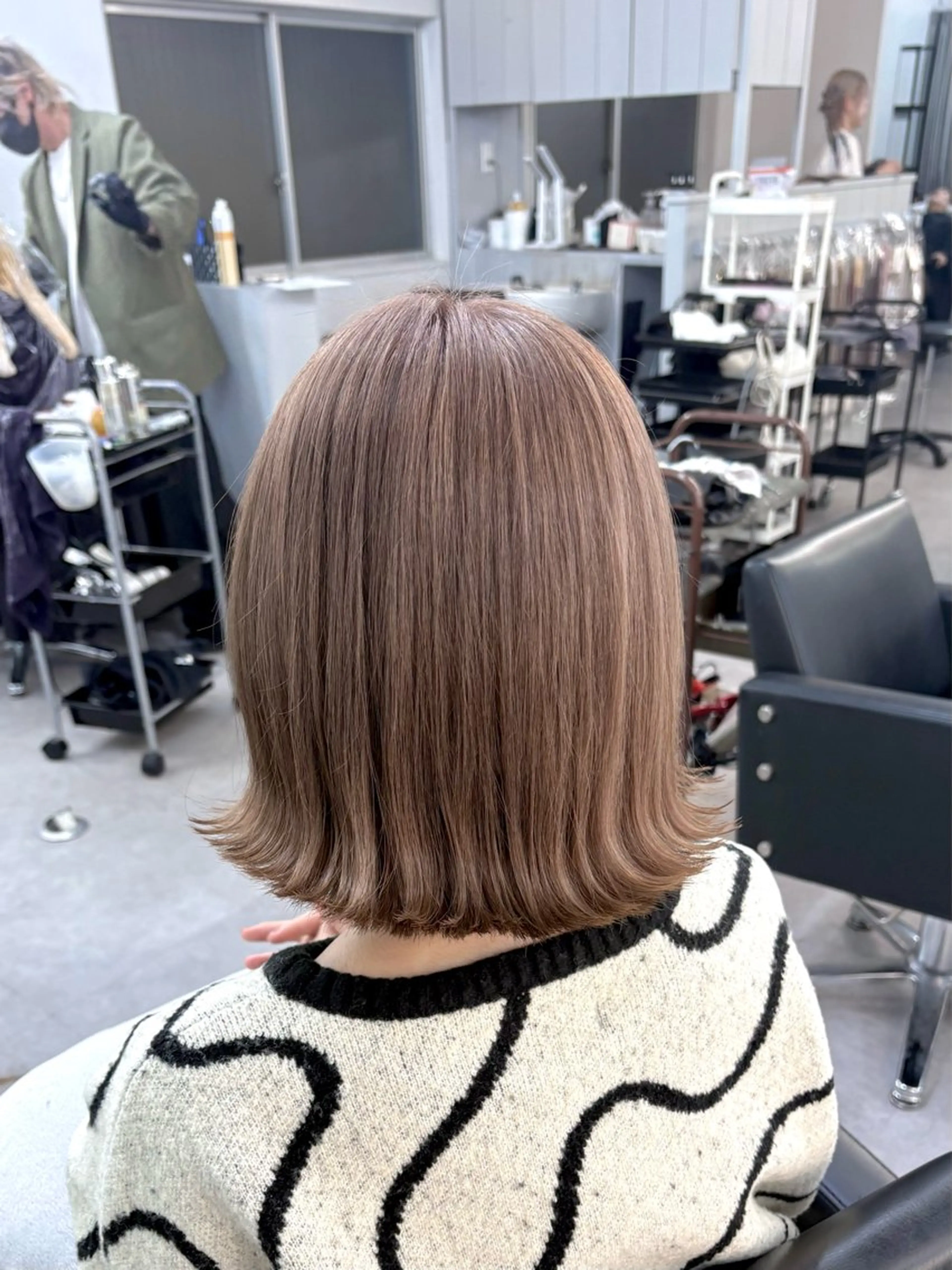 ショート カラー カット ヘアカラー ミルクティーベージュ /ピンク/大阪/堀江のヘアスタイル