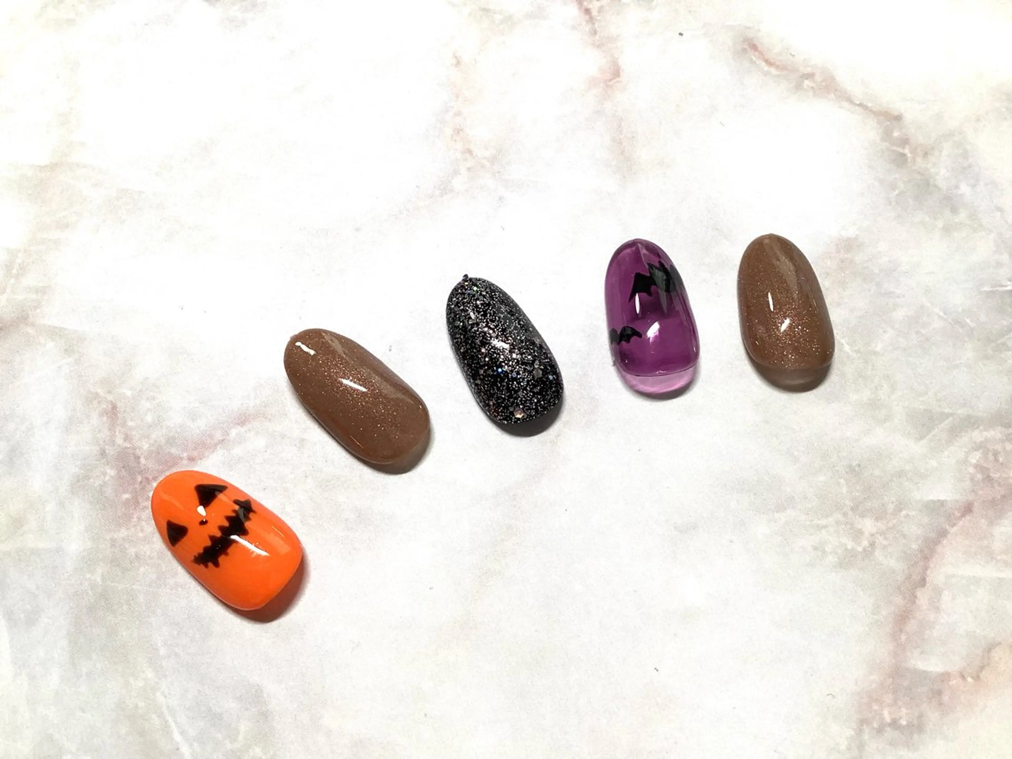 ショート 渋谷　Laugh 8301のネイルデザイン