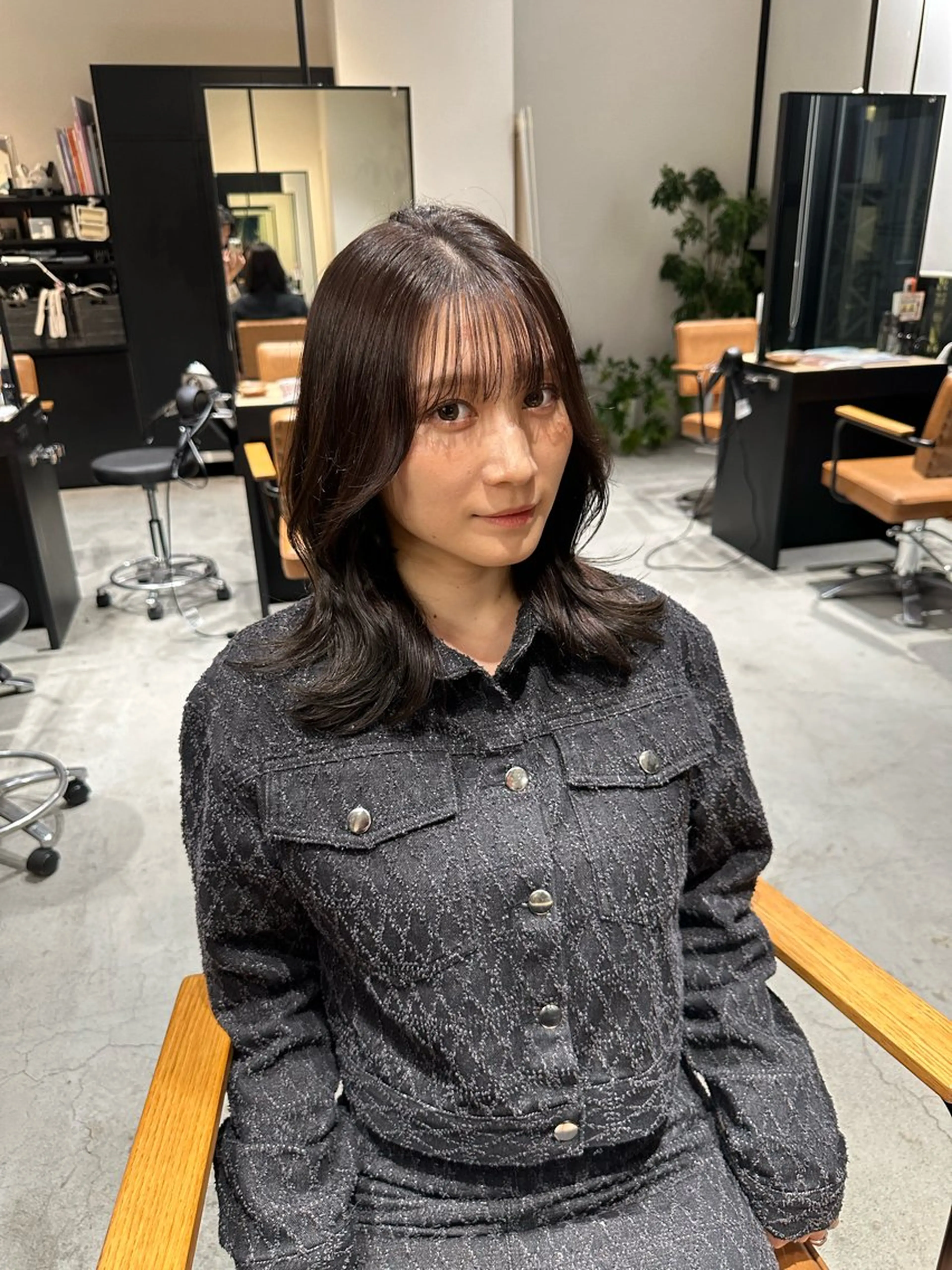 ミディアム カラー 韓国レイヤーカット 透明感カラー冨田那樹のヘアスタイル