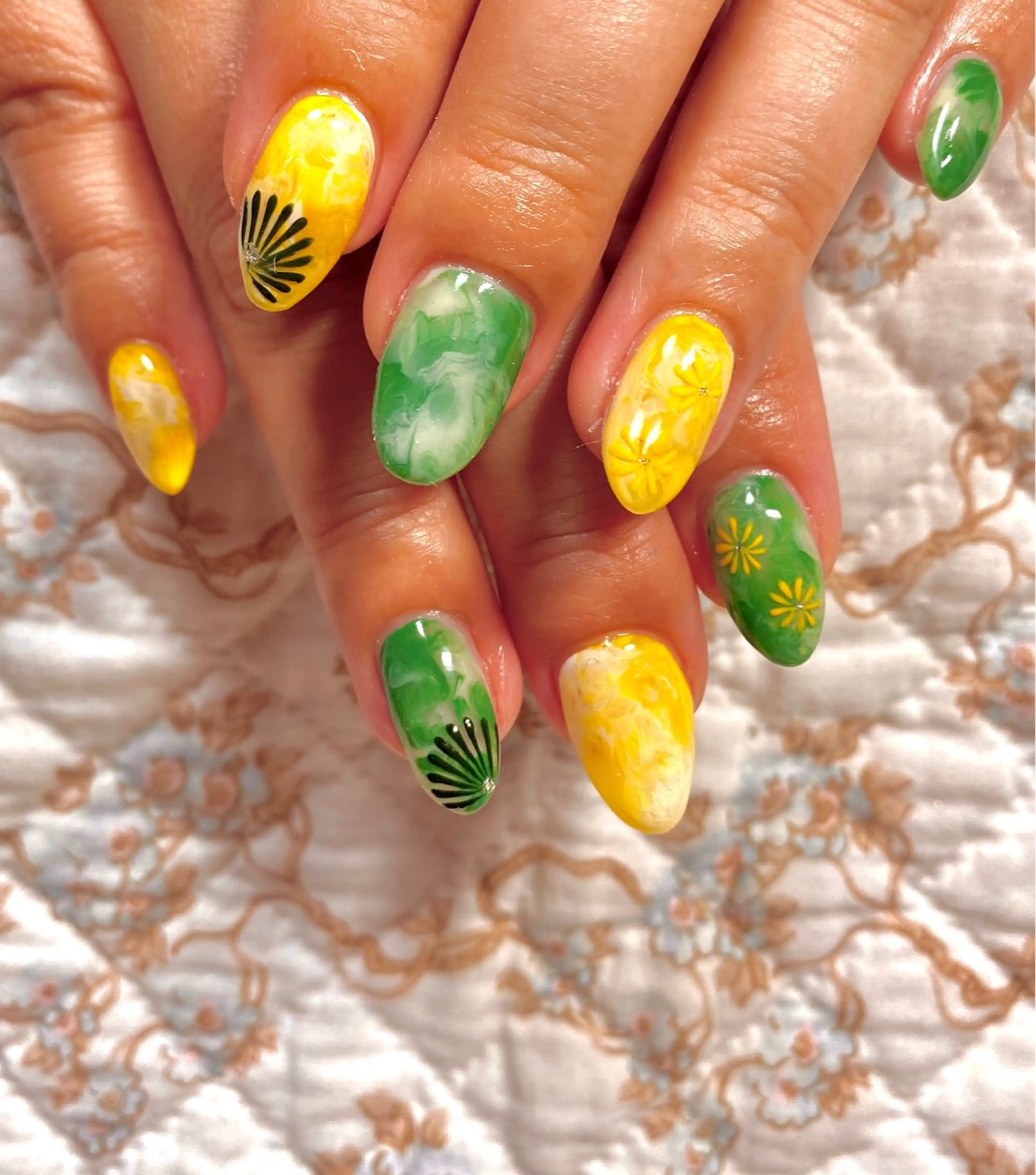 ネイル フットネイル ジェルネイル マグネットネイル 持ち込み ニュアンスネイル ハンドネイル ネイルサロン春所属・ネイルサロン 春のネイルデザイン