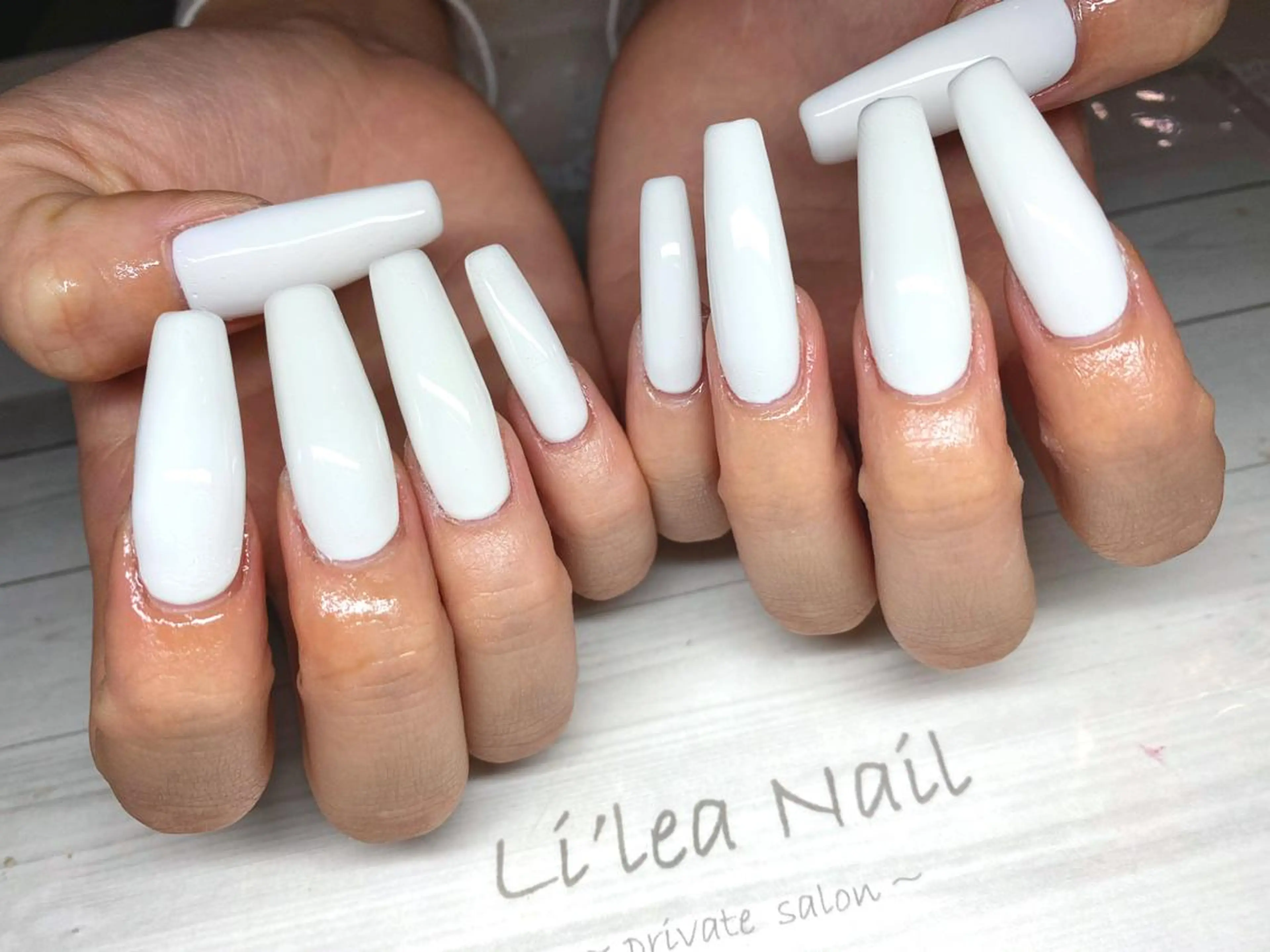 ロング ネイル Li'leaNail AINAのネイルデザイン