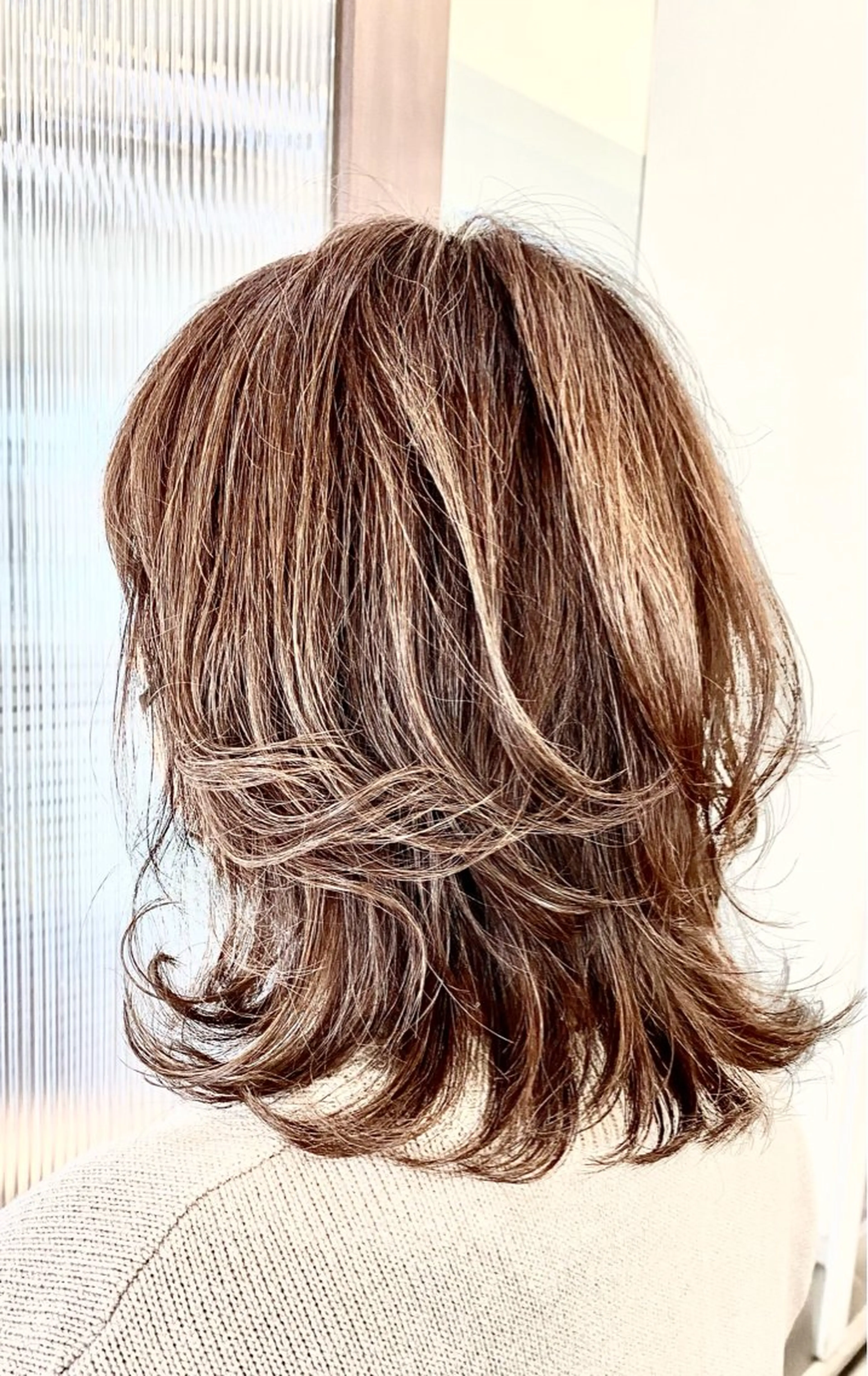 ミディアム 鈴木 千恵子のヘアスタイル