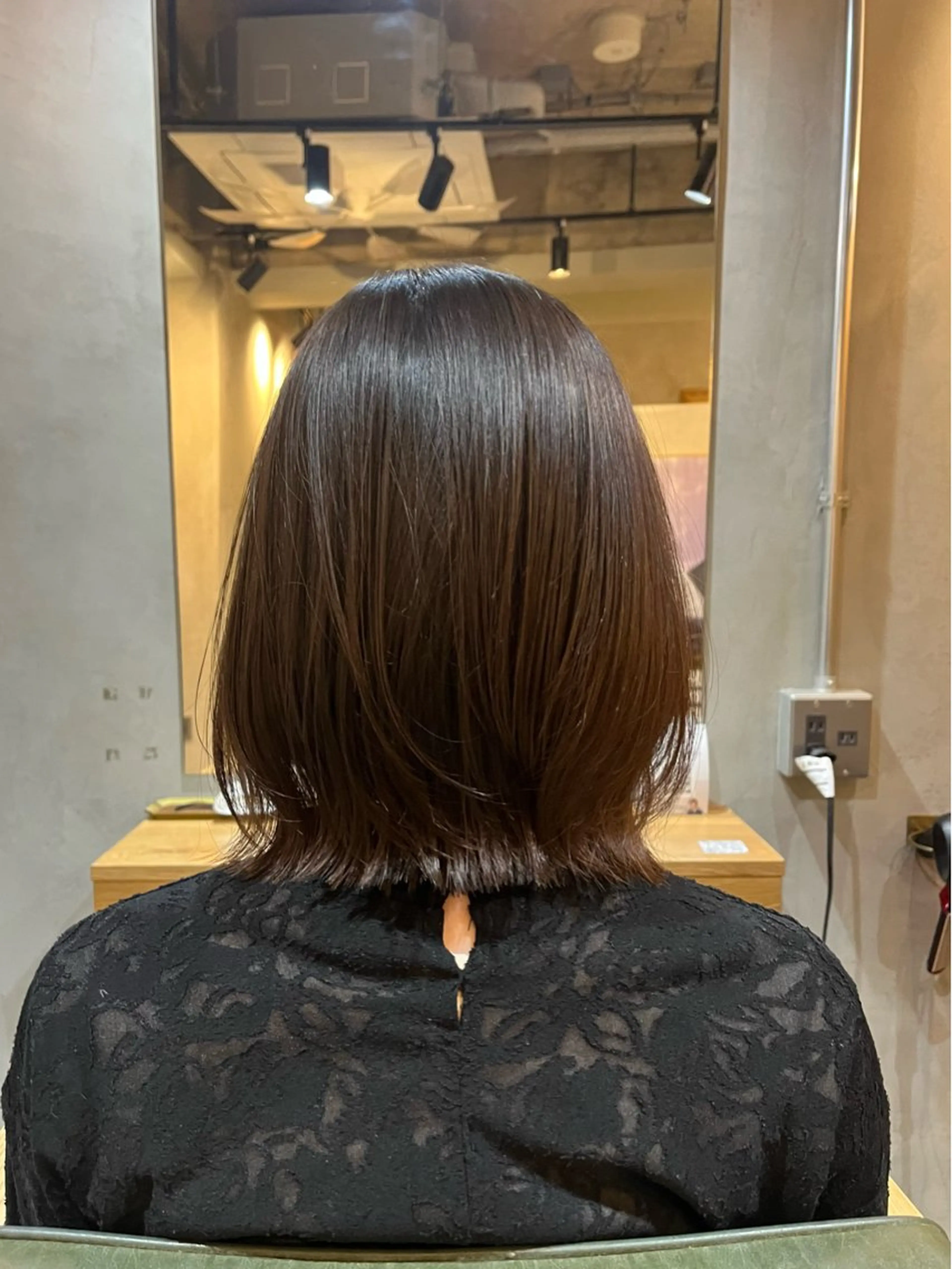 ミディアム カット トリートメント sourceliebe所属・レイヤー／前髪／顔 周りakaneのヘアスタイル