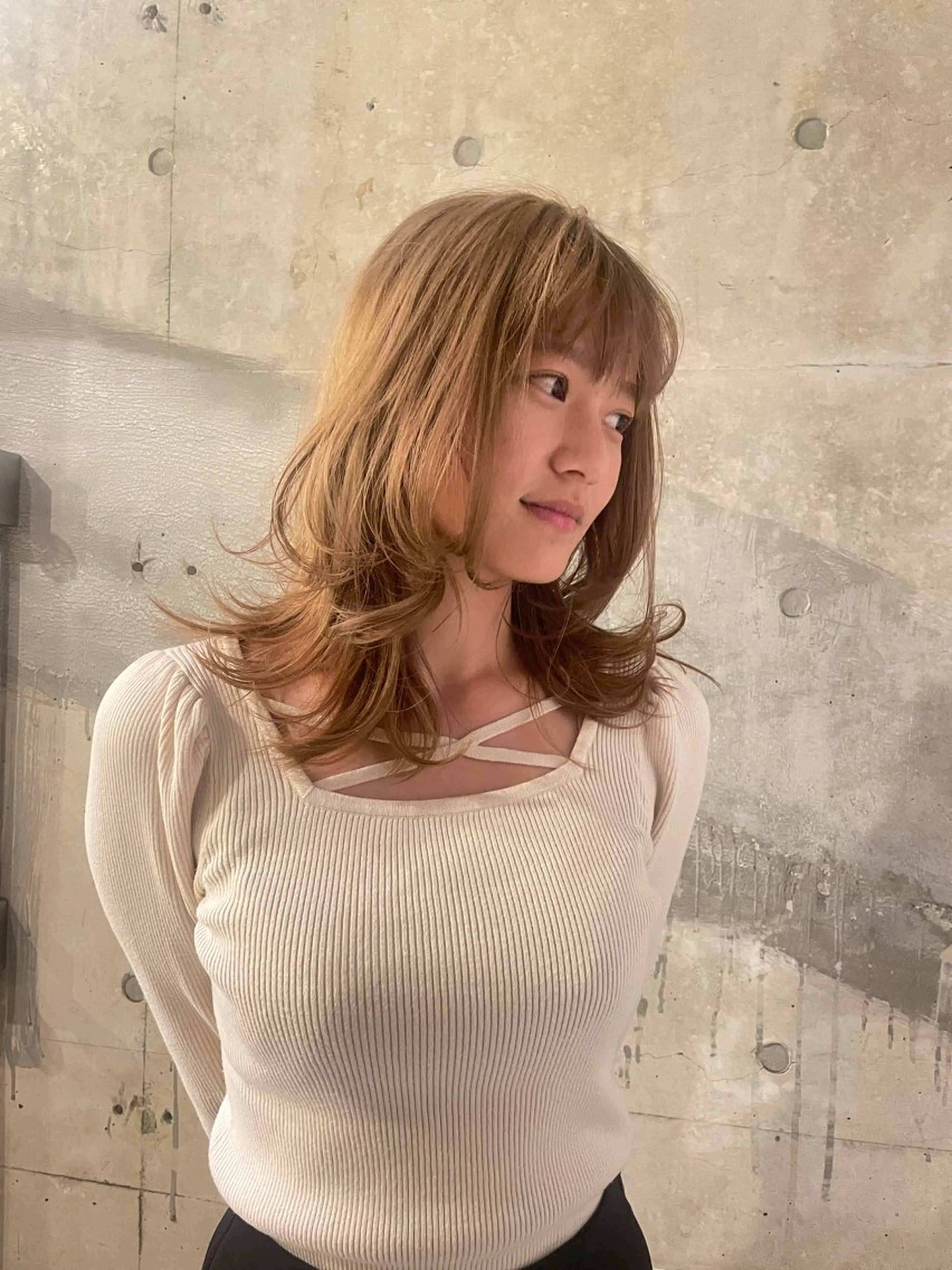 セミロング ヘアカラー luxe所属・luxe表参道 Aoiのヘアスタイル