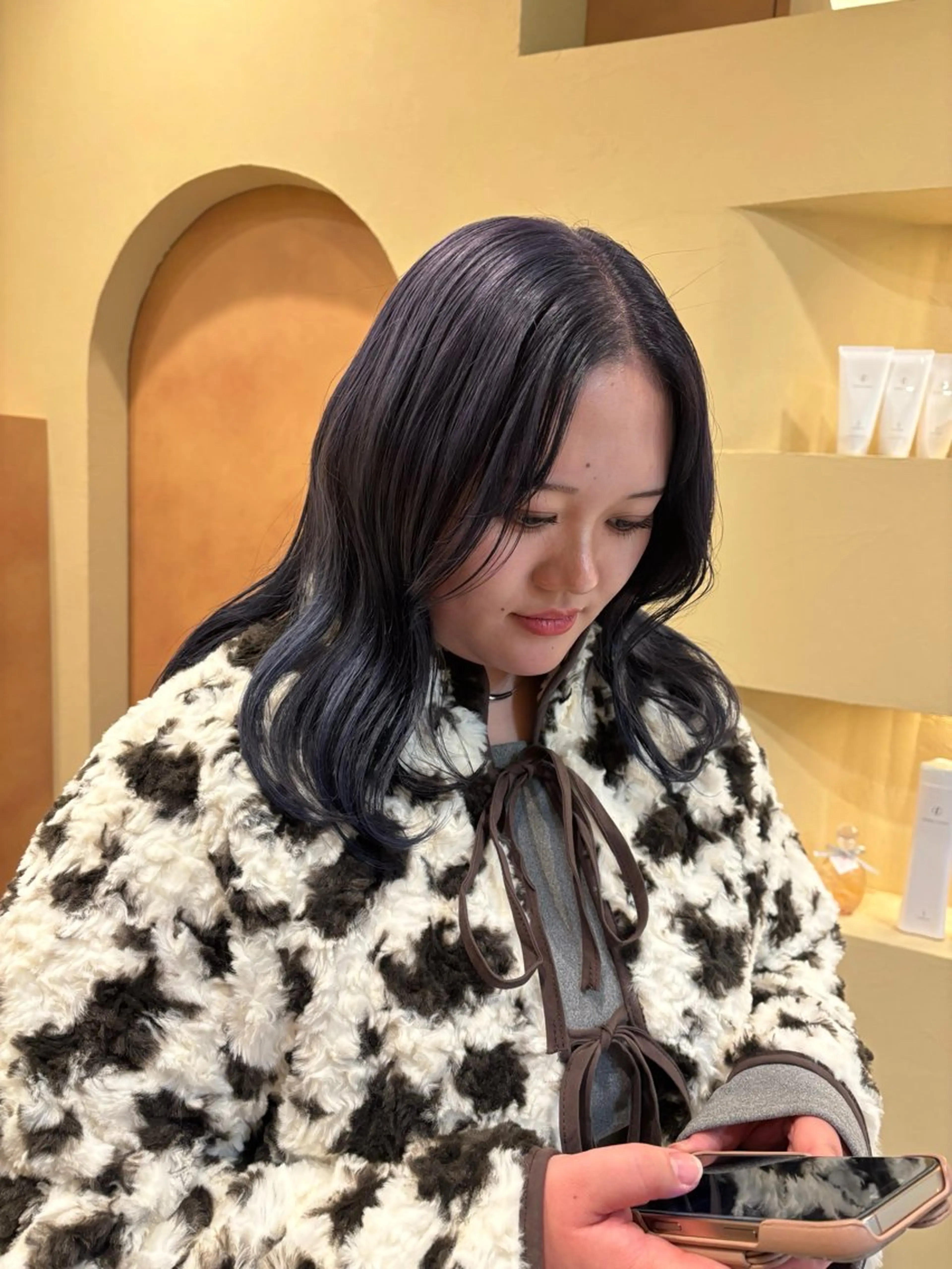 セミロング ヘアカラー 金木 凜花のヘアスタイル