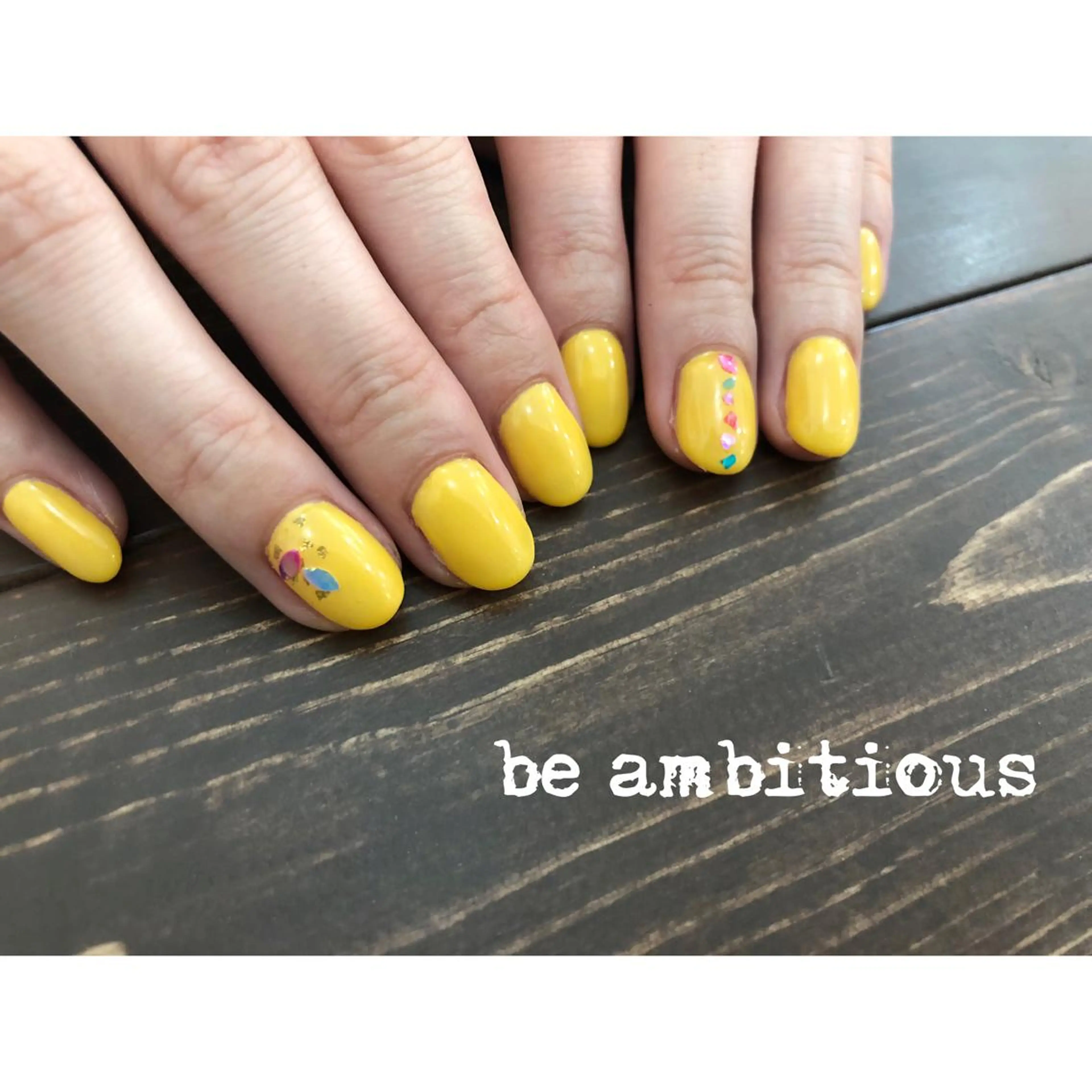 ネイル シンプルネイル EMIKOのネイルデザイン