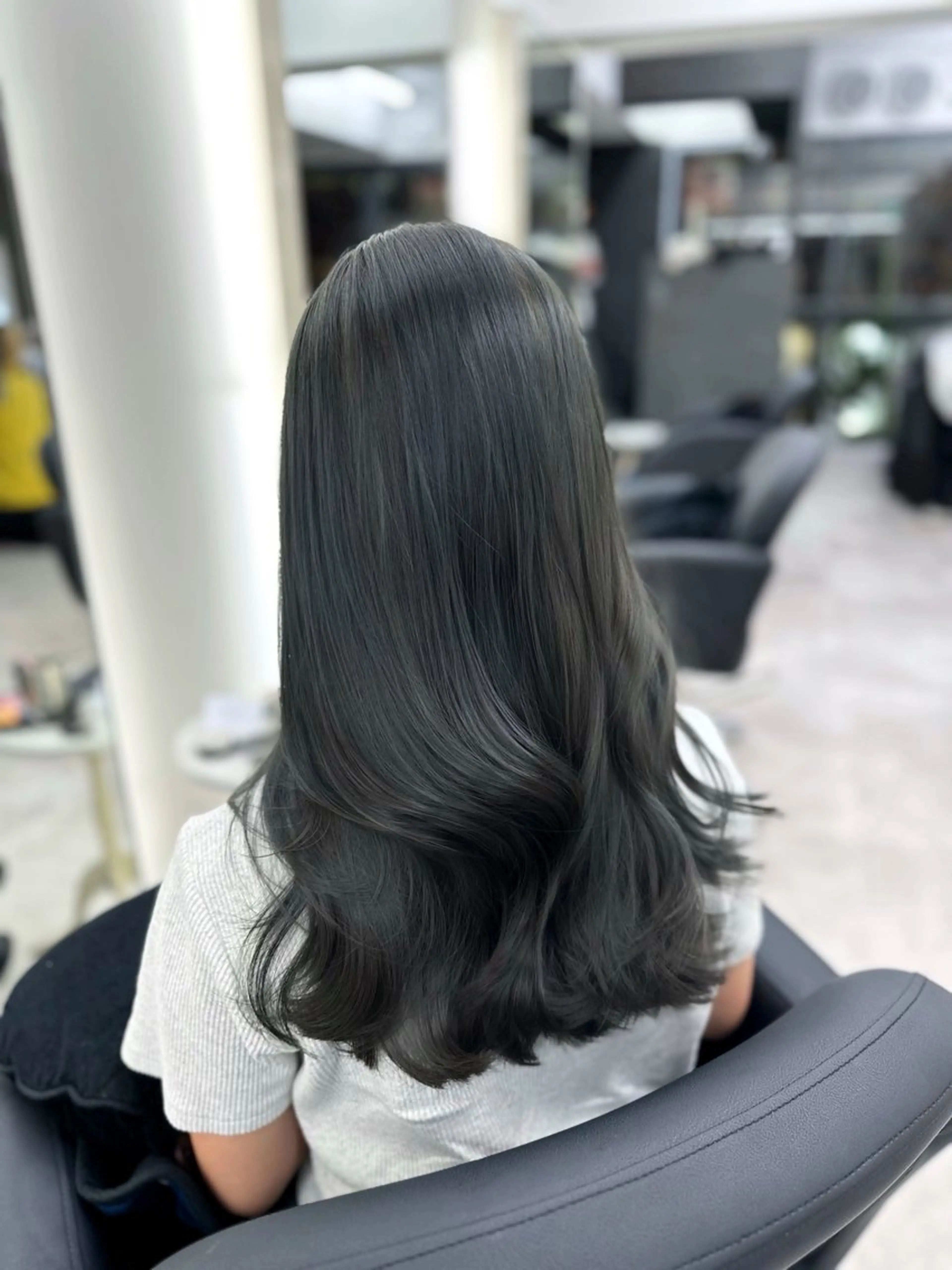 ロング カラー ブリーチ ダブルカラー ブリーチなしカラー 顔まわりレイヤー 顔周りカット カット ヘアカラー トリートメント なんば/透明感カラー 韓国ヘア/田之上千尋のヘアスタイル