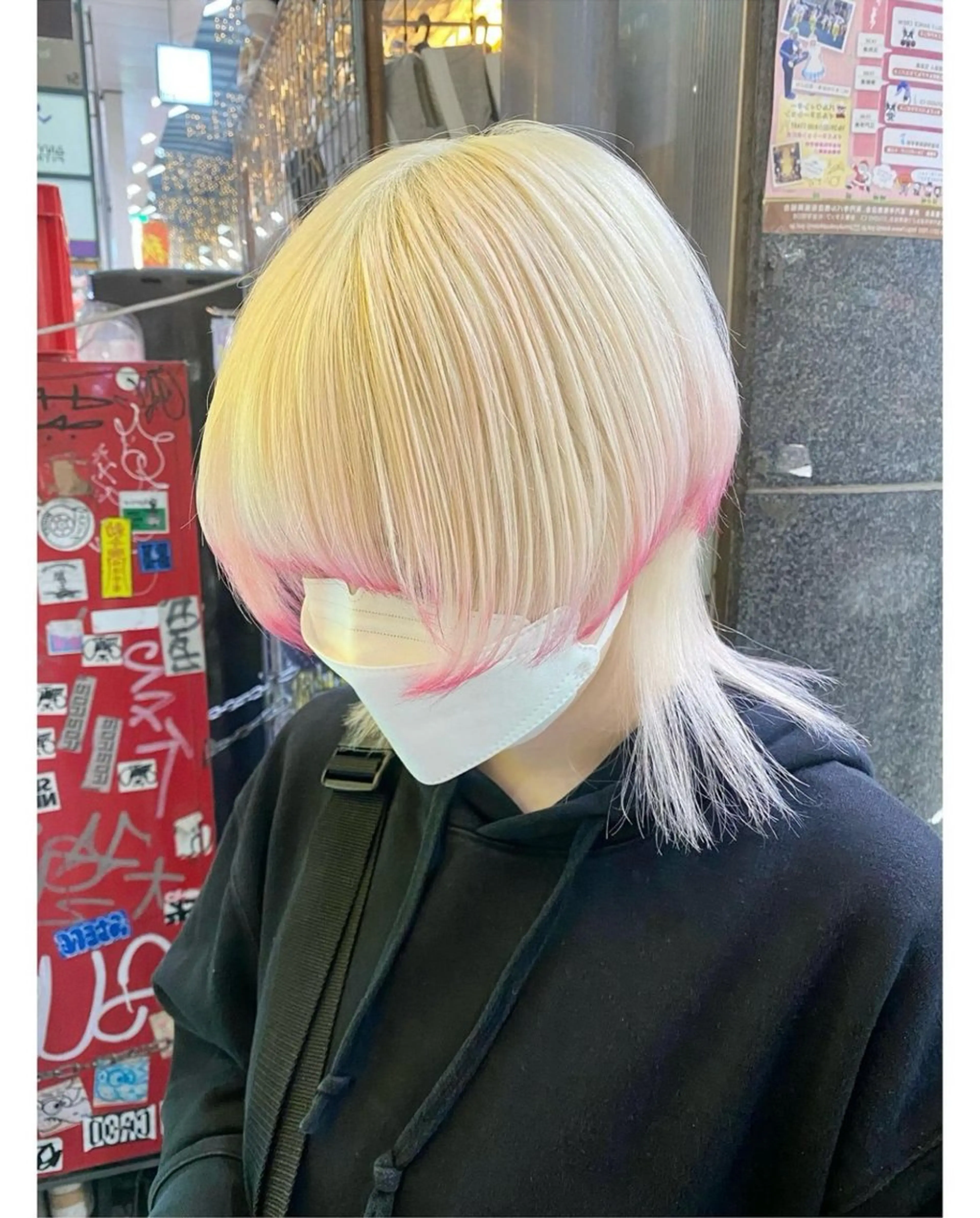 ショート カラー ブリーチ ブロンド ホワイトブロンド ウルフカット ヘアカラー GARU-ガル-所属・TSUNO🦖 派手髪/オタク美容師のヘアスタイル