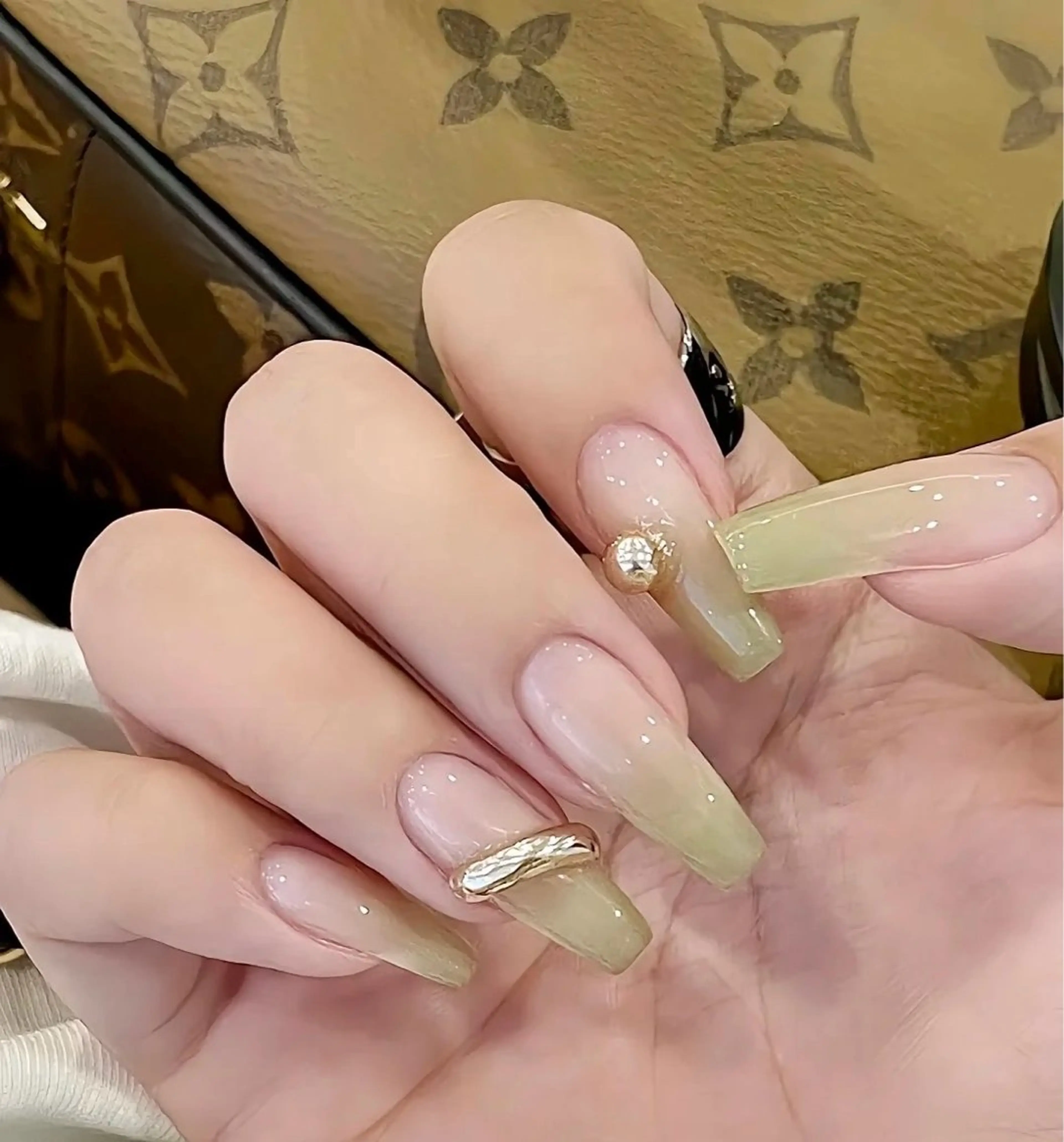 ネイル 高木 維麗絲のネイルデザイン