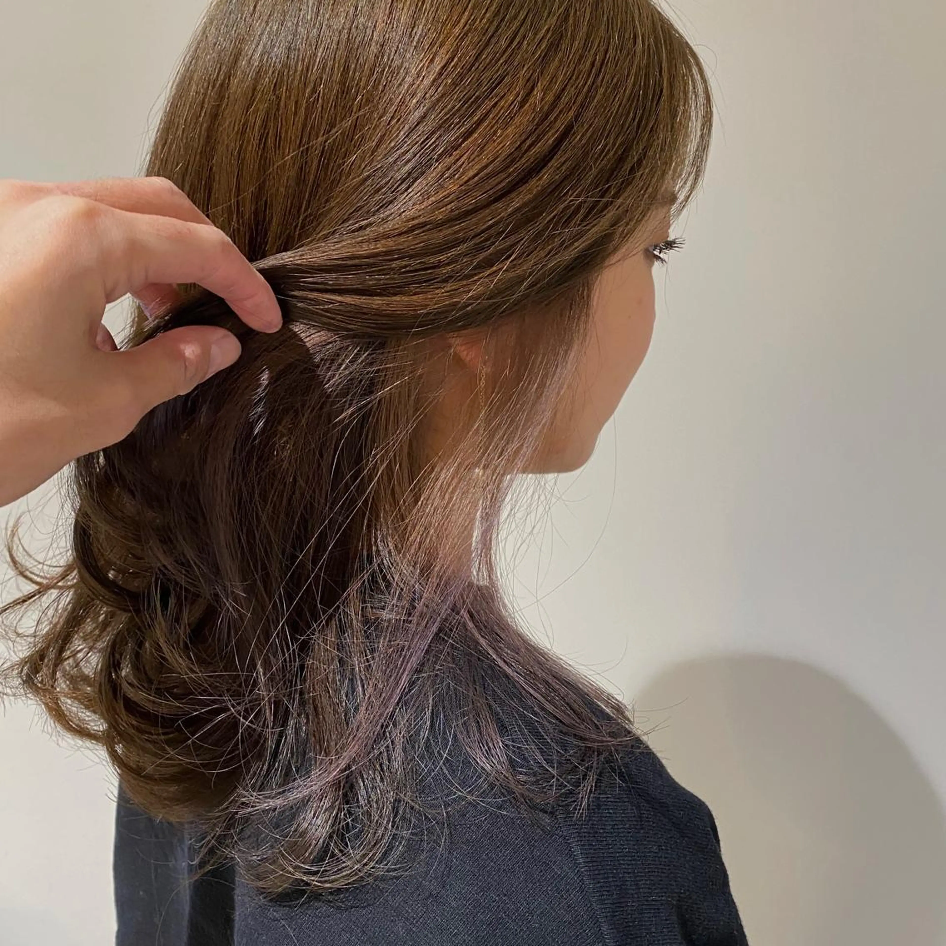 ミディアム カラー ラベンダーカラー 神奈川大学最寄り白楽 三本松巧のヘアスタイル