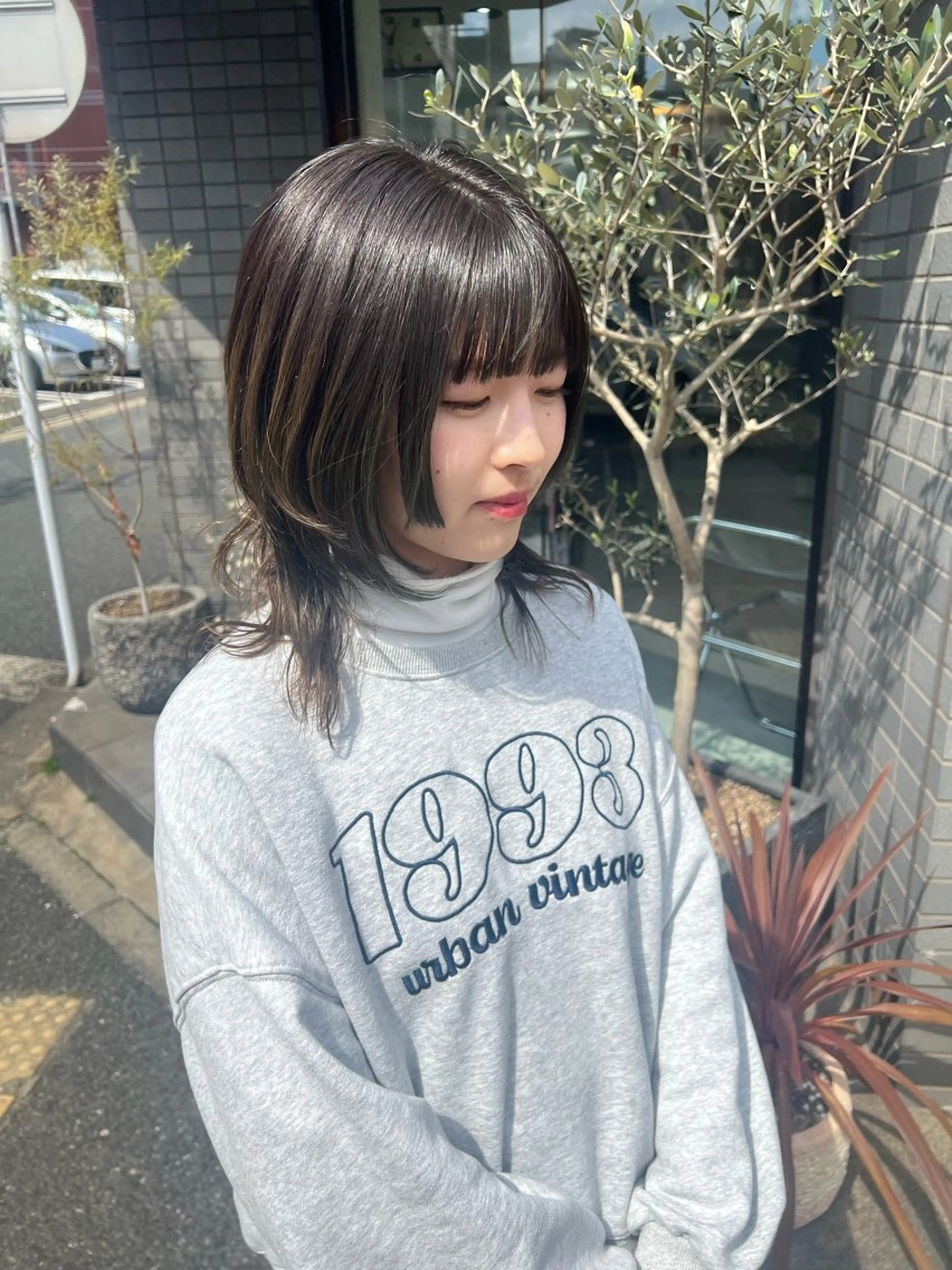 ミディアム カラー 伸ばしかけ 姫カット ウルフカット カット ヘアカラー トリートメント (h)wim ウィムのヘアスタイル