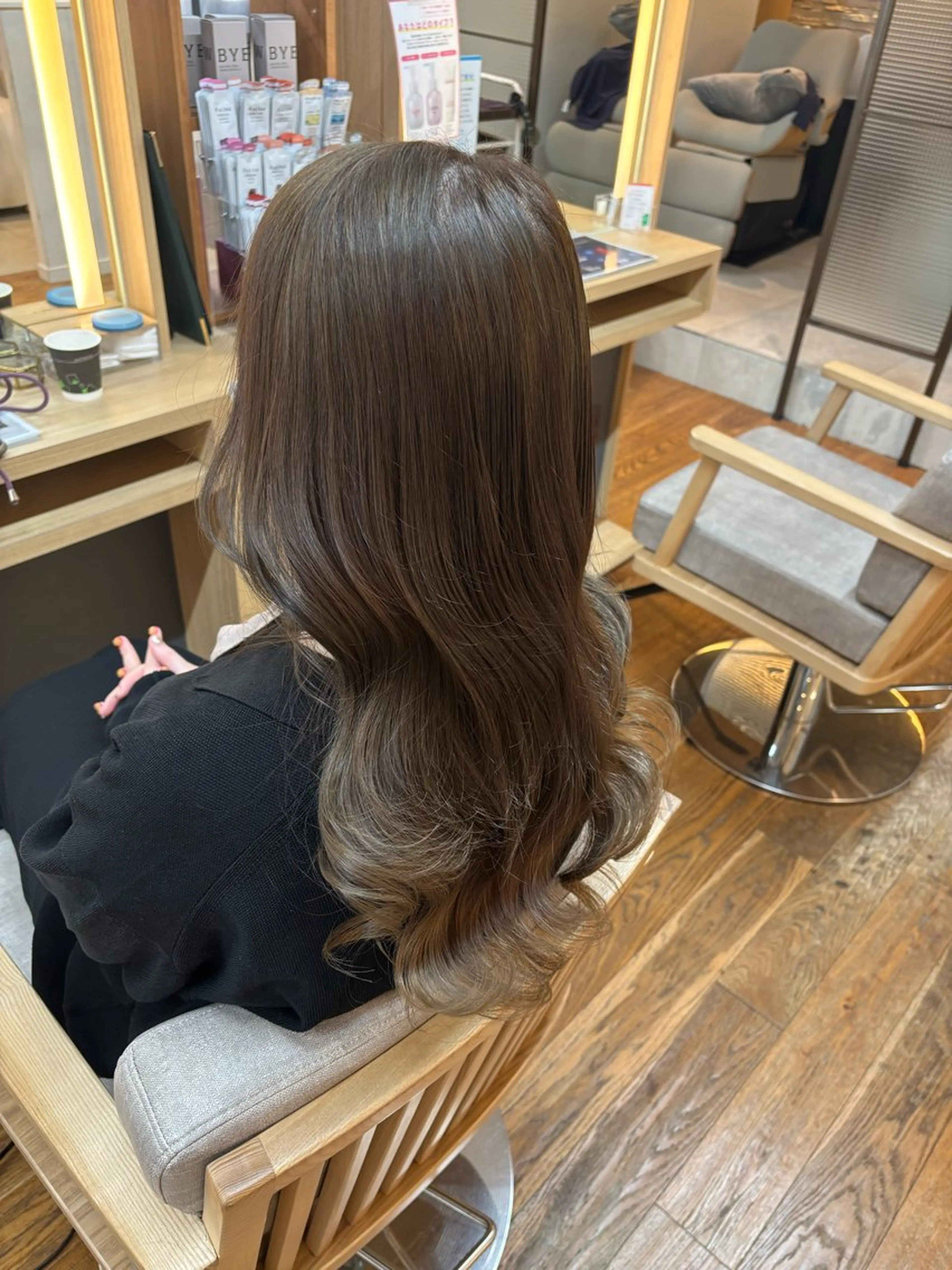 セミロング カラー ヘアアレンジ ベージュカラー オリーブベージュ 韓国ヘア sasugaのヘアスタイル