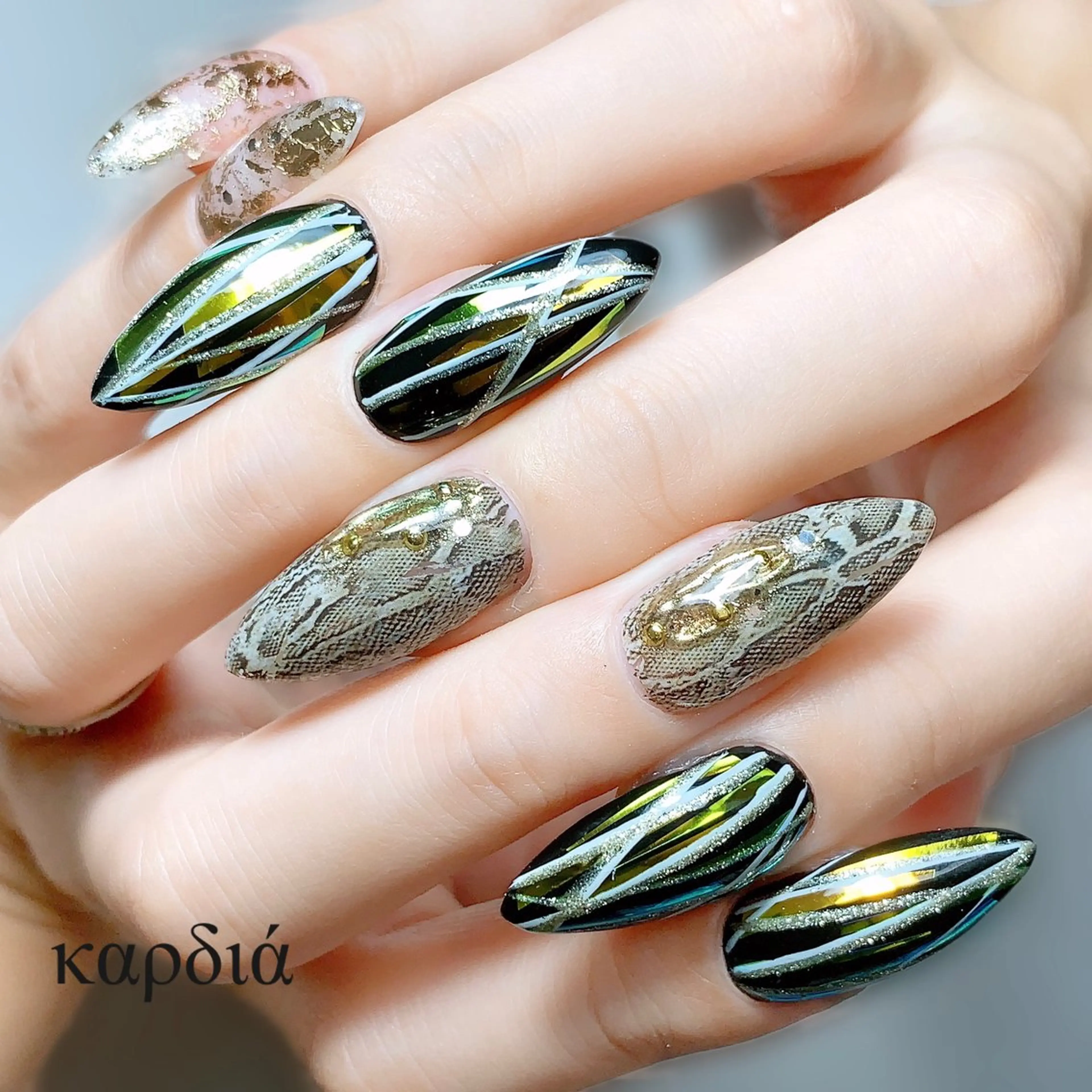 ネイル ハンドネイル καρδιά -ｶﾙﾃﾞｨｱ-のネイルデザイン