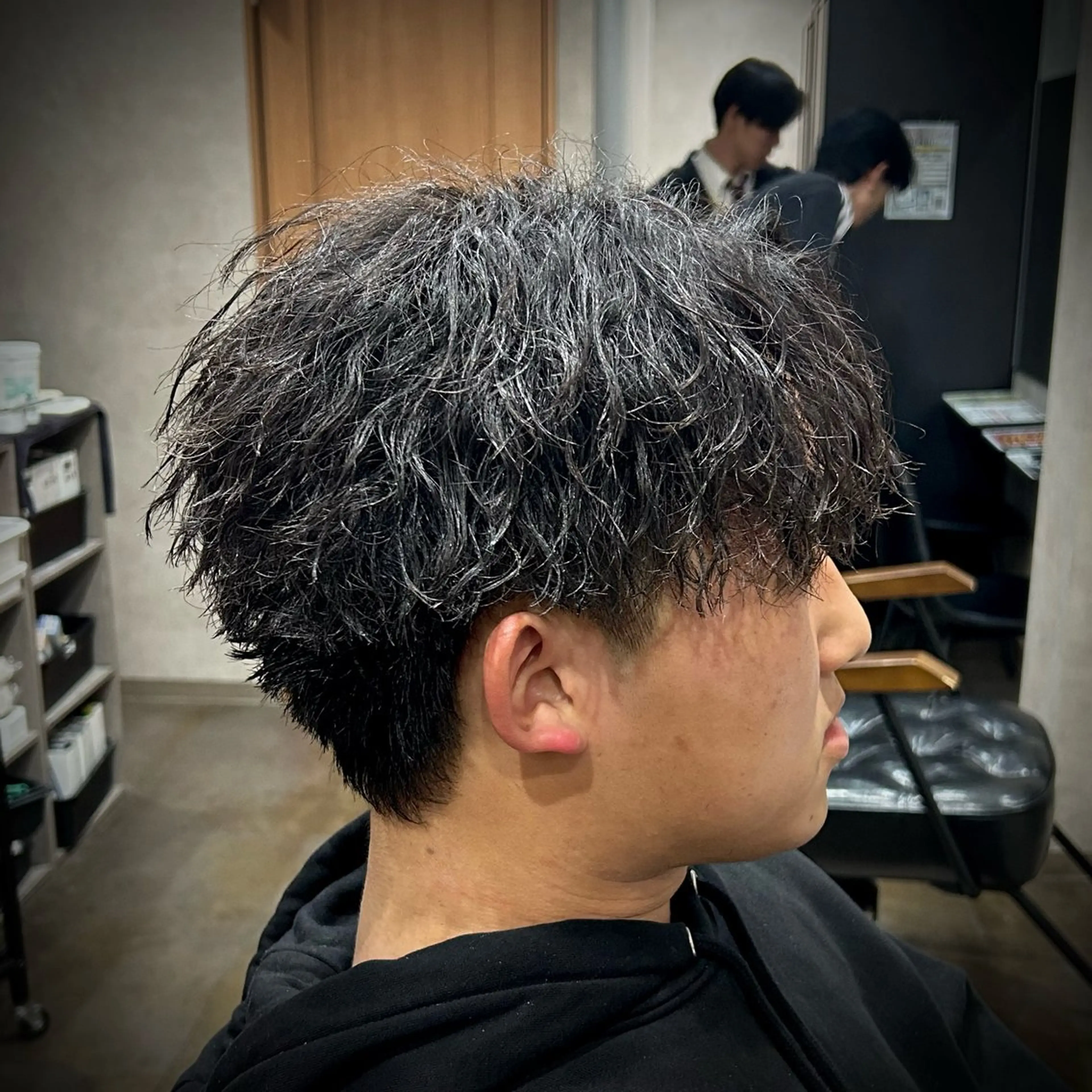 メンズ センターパート カット パーマ 革命🔥ツイスパ/フ ェザー特化SHOTAのヘアスタイル