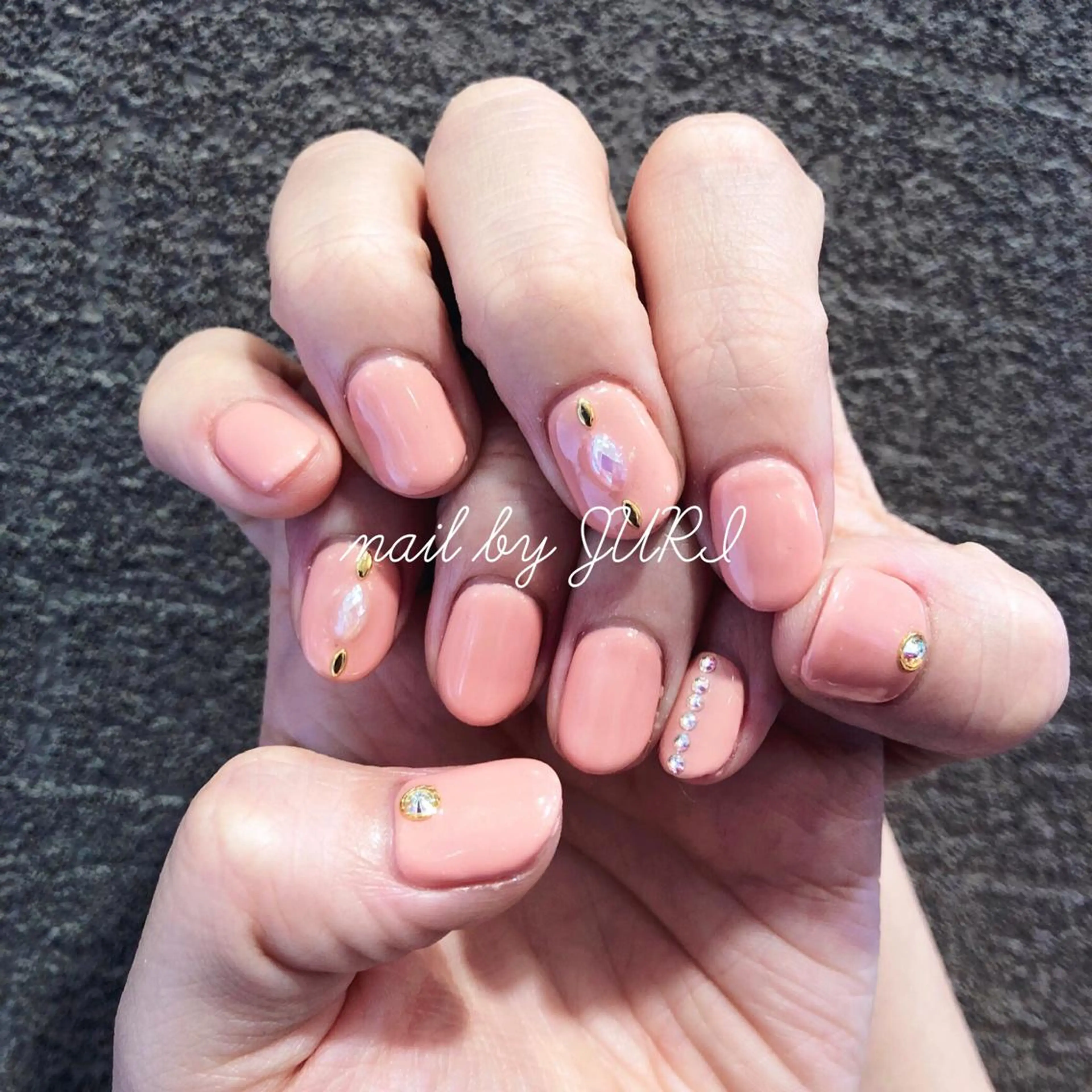 ネイル フットネイル フレンチネイル ジェルネイル ラメ(グリッター) ラメグラデーション NEO Beauty Salon所属・𝐍𝐄𝐎 𝐉𝐔𝐑𝐈のネイルデザイン