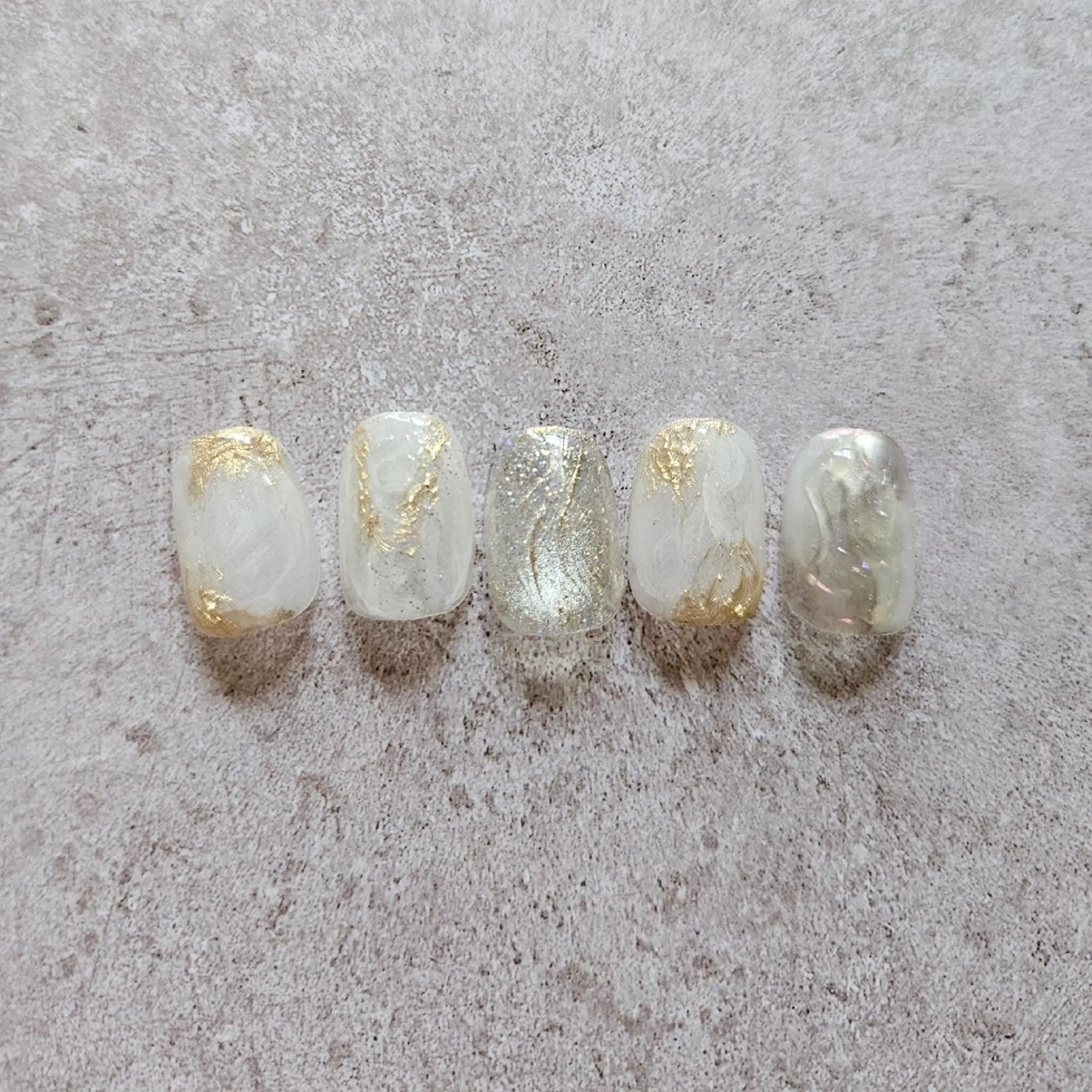 ネイル キラキラネイル ニュアンスネイル ブライダルネイル ハンドネイル Nailsalon manoのネイルデザイン