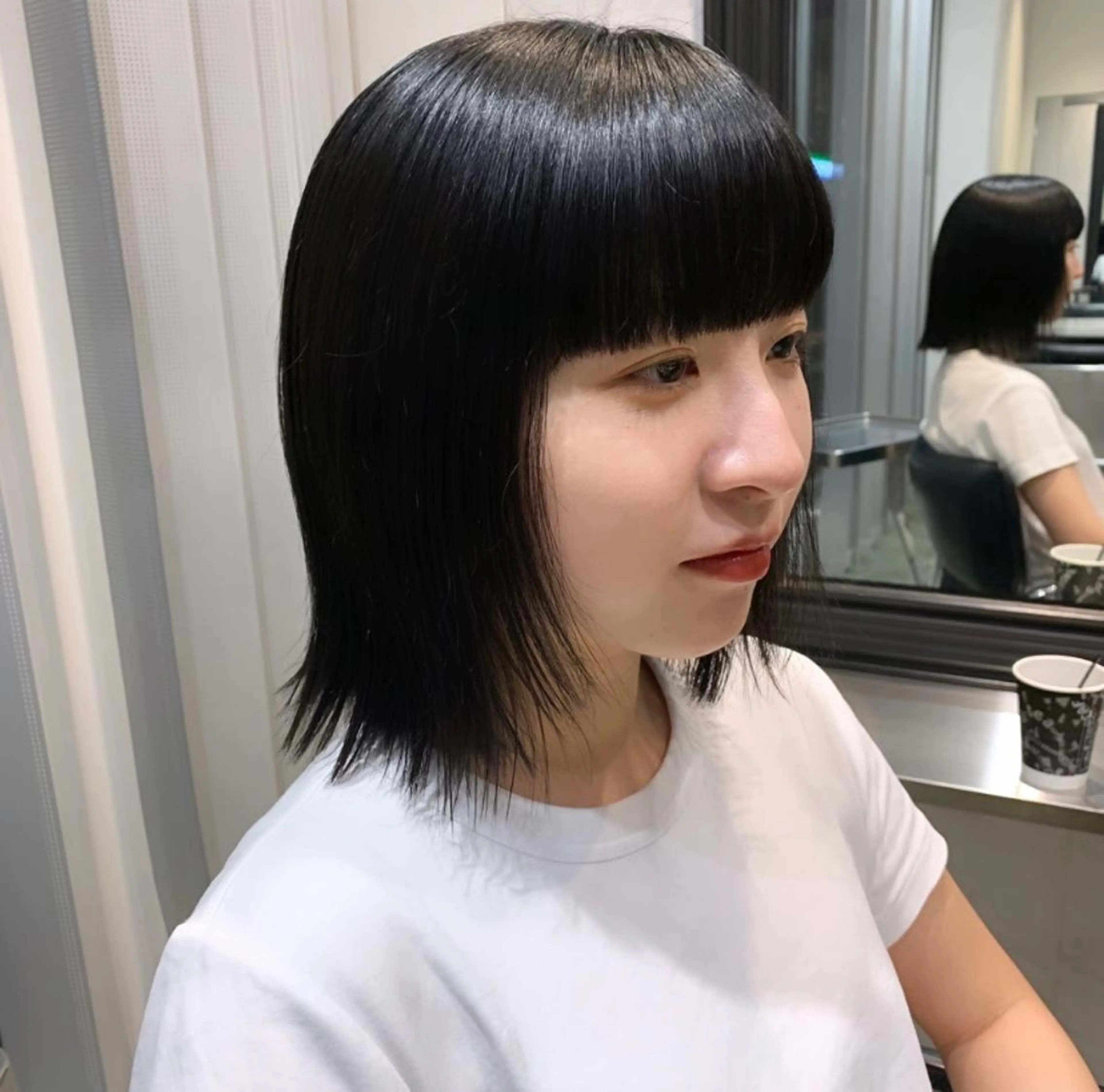 ミディアム カラー ダークグレー もてぎさやか👩🏻 🪄巻ける縮毛矯正のヘアスタイル