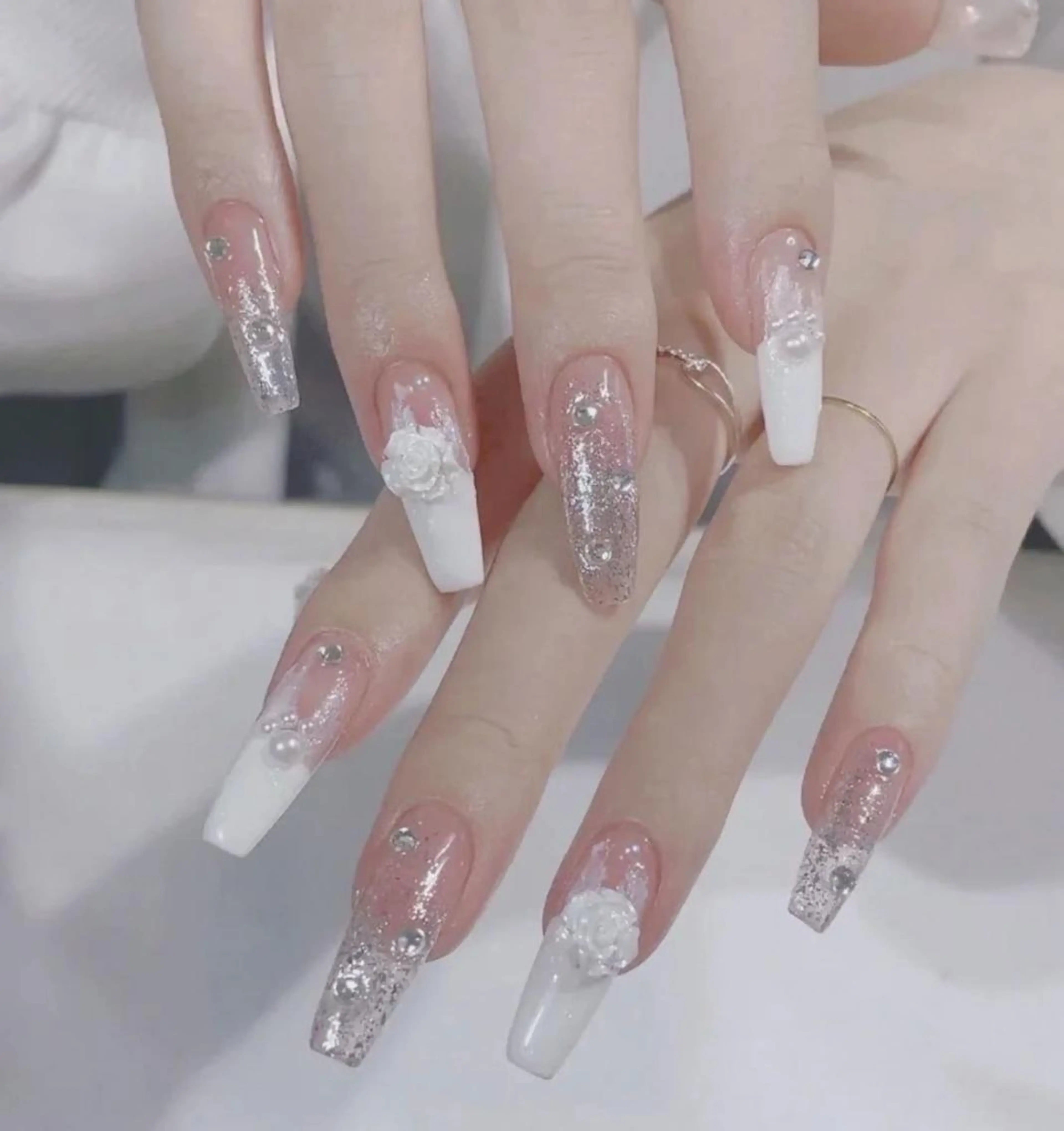 ネイル Queens 榊 まおのネイルデザイン