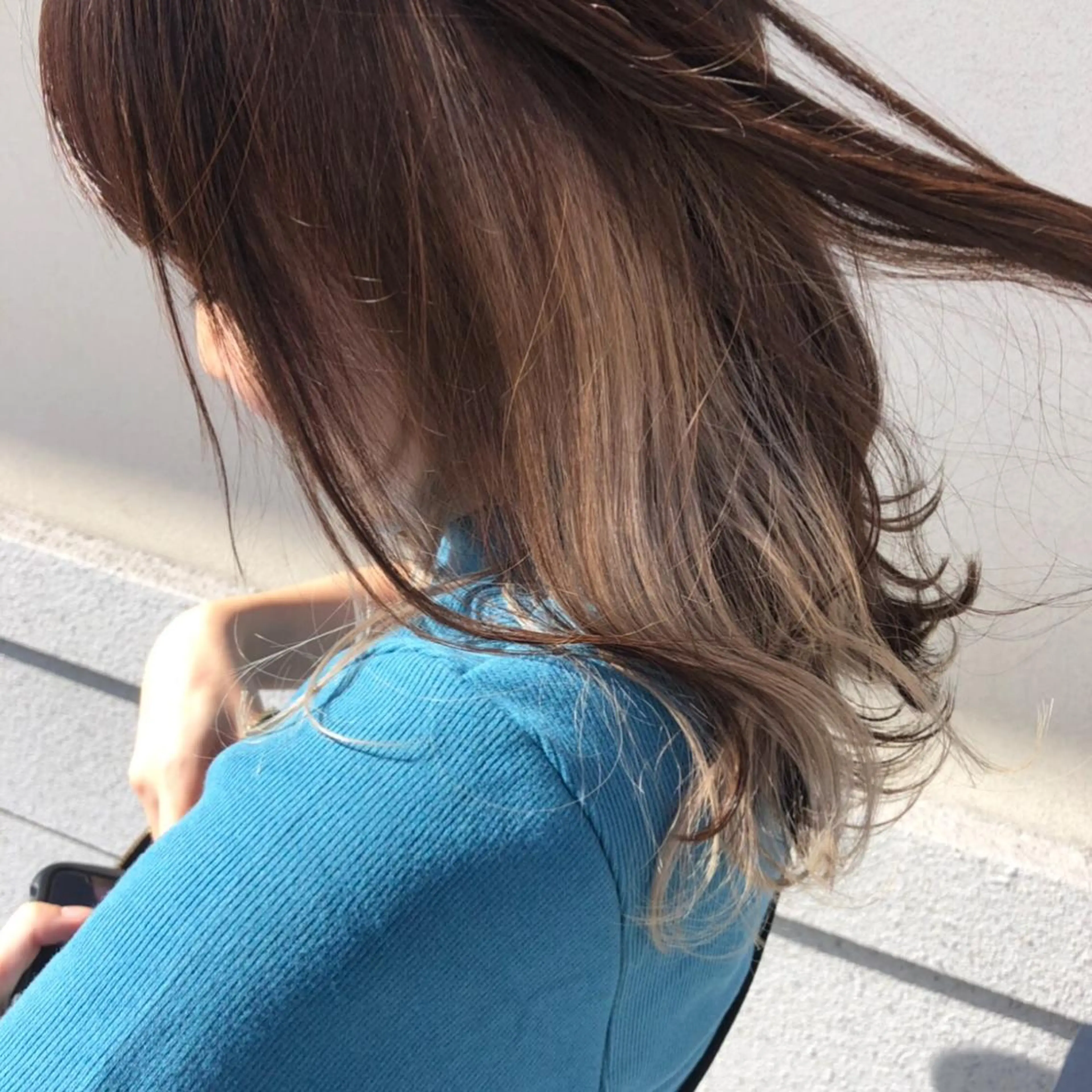 セミロング カラー インナーカラー 大石 陽菜のヘアスタイル