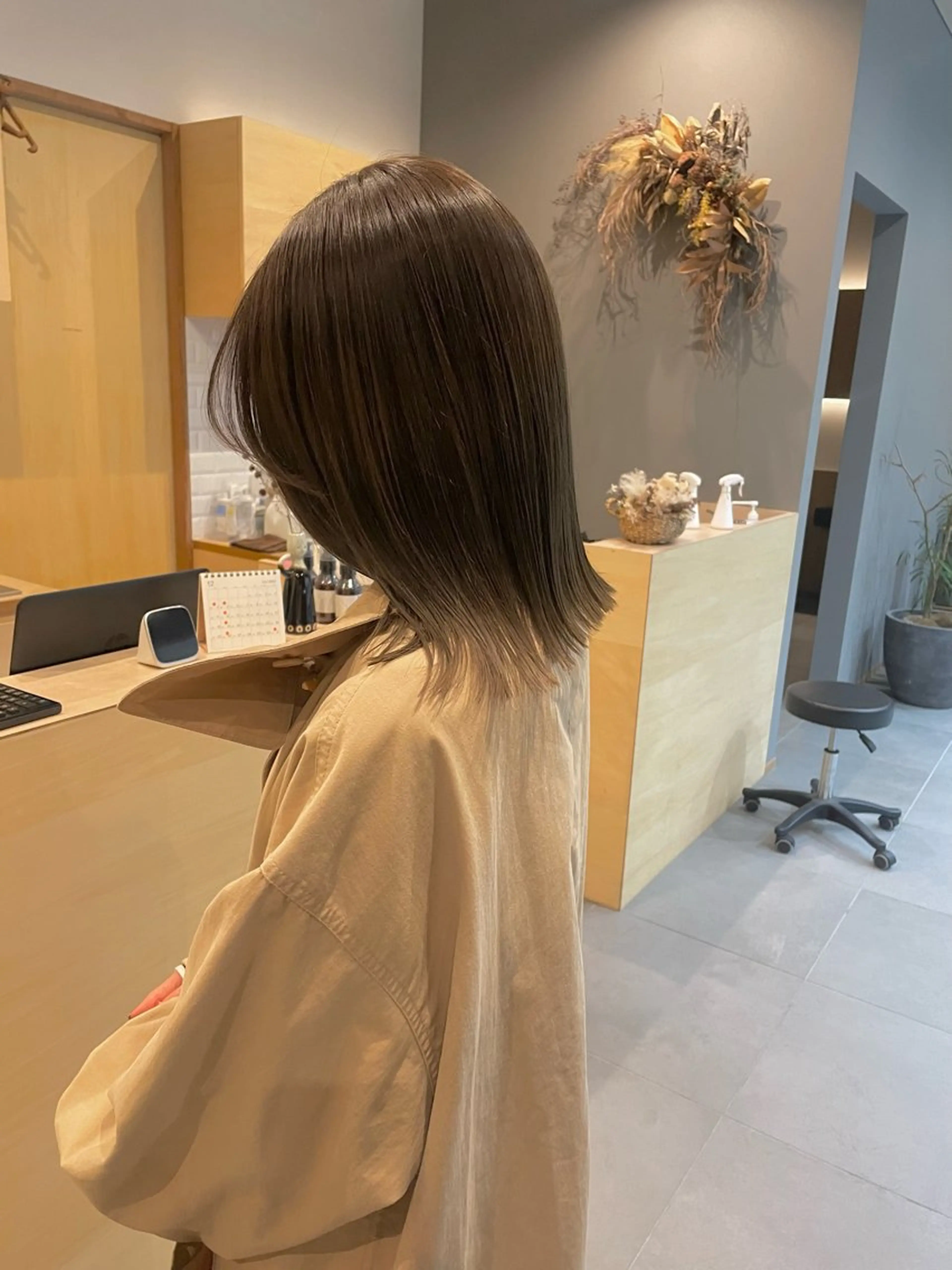 ミディアム カラー LORO.hairmake&spa所属・山﨑 ひよりのヘアスタイル