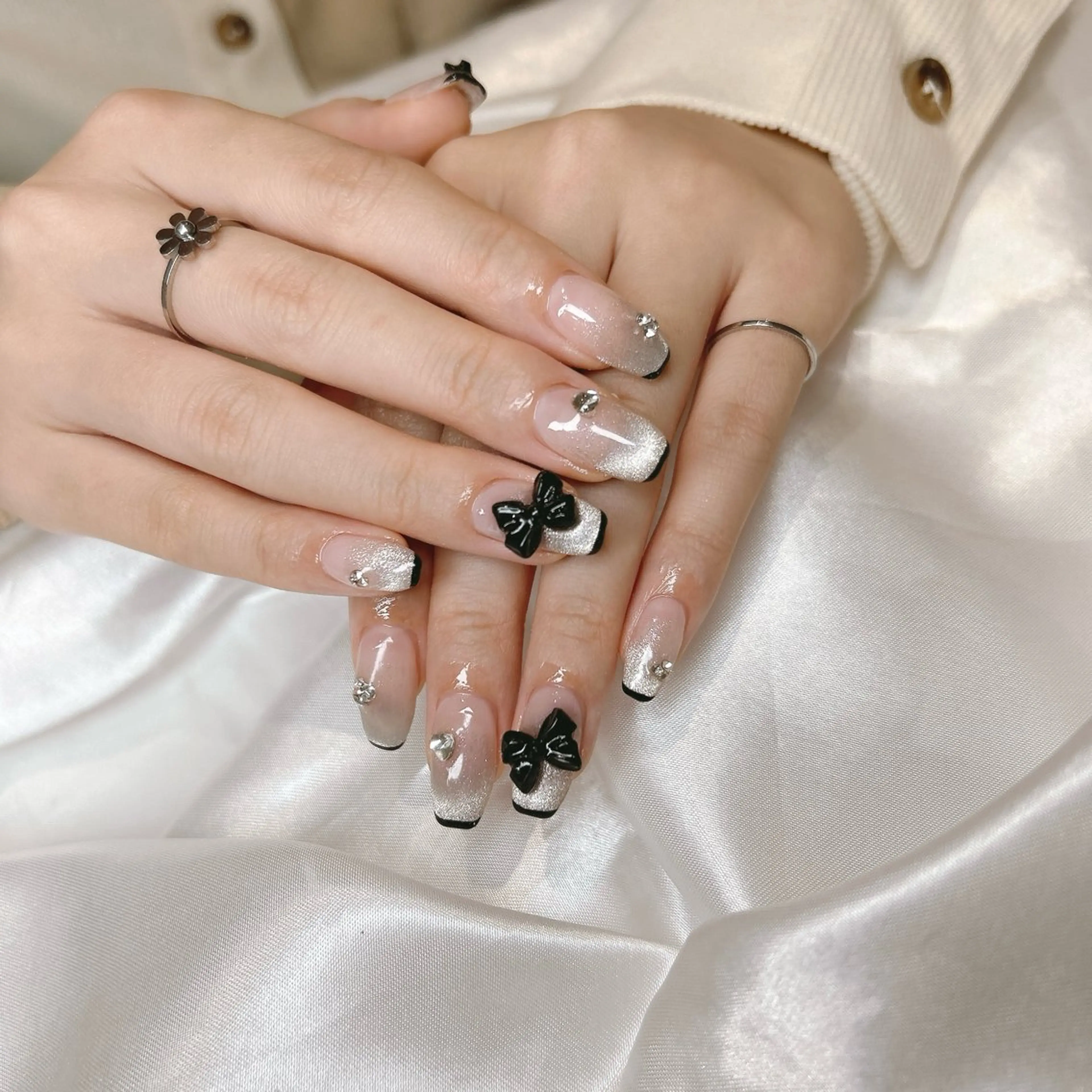 ネイル フレンチネイル マグネットネイル マグネットフレンチ ハンドネイル junna のぞいてねのネイルデザイン