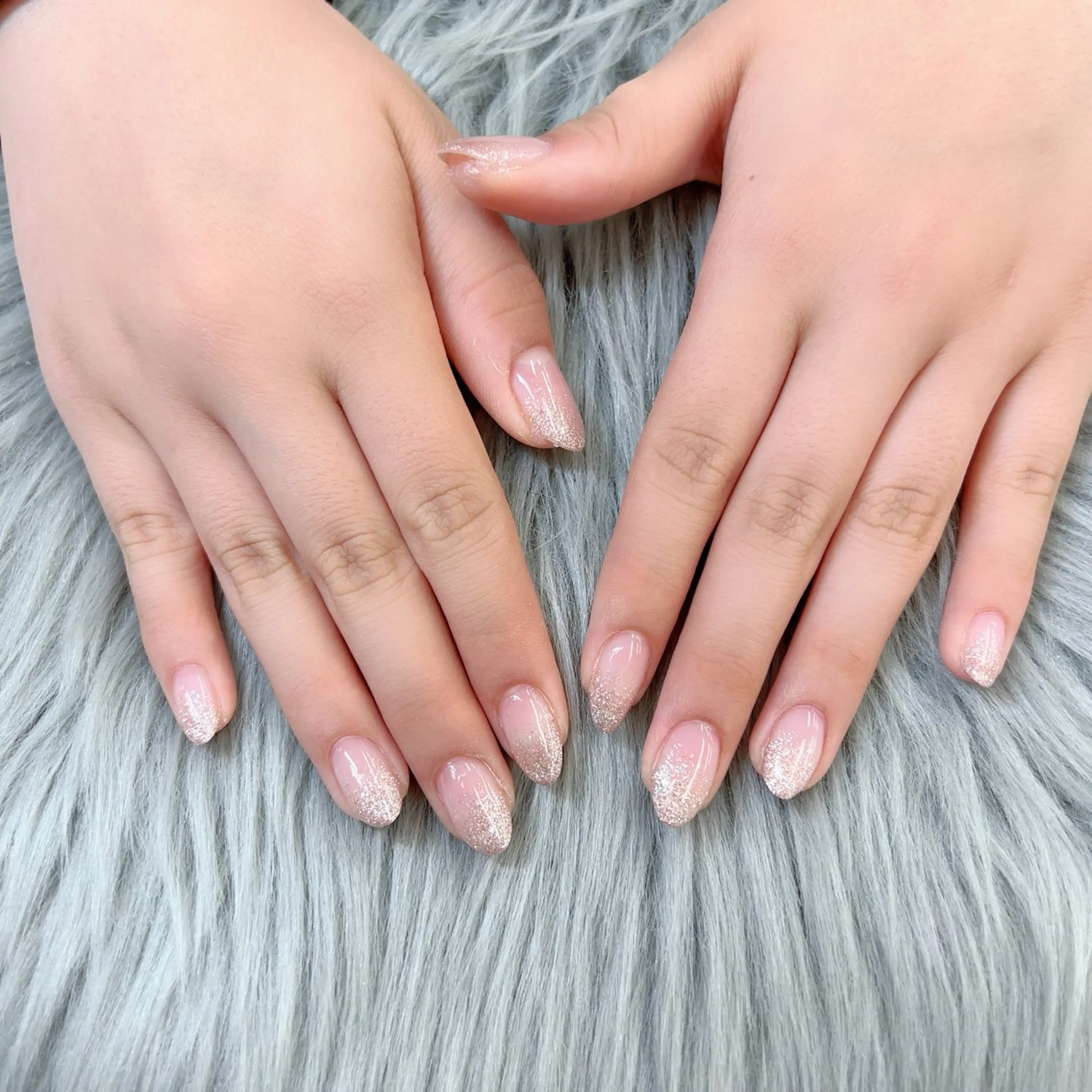 ネイル グラデーション キラキラネイル ラメ(グリッター) ラメグラデーション ハンドネイル Bianca立川店 saitoのネイルデザイン