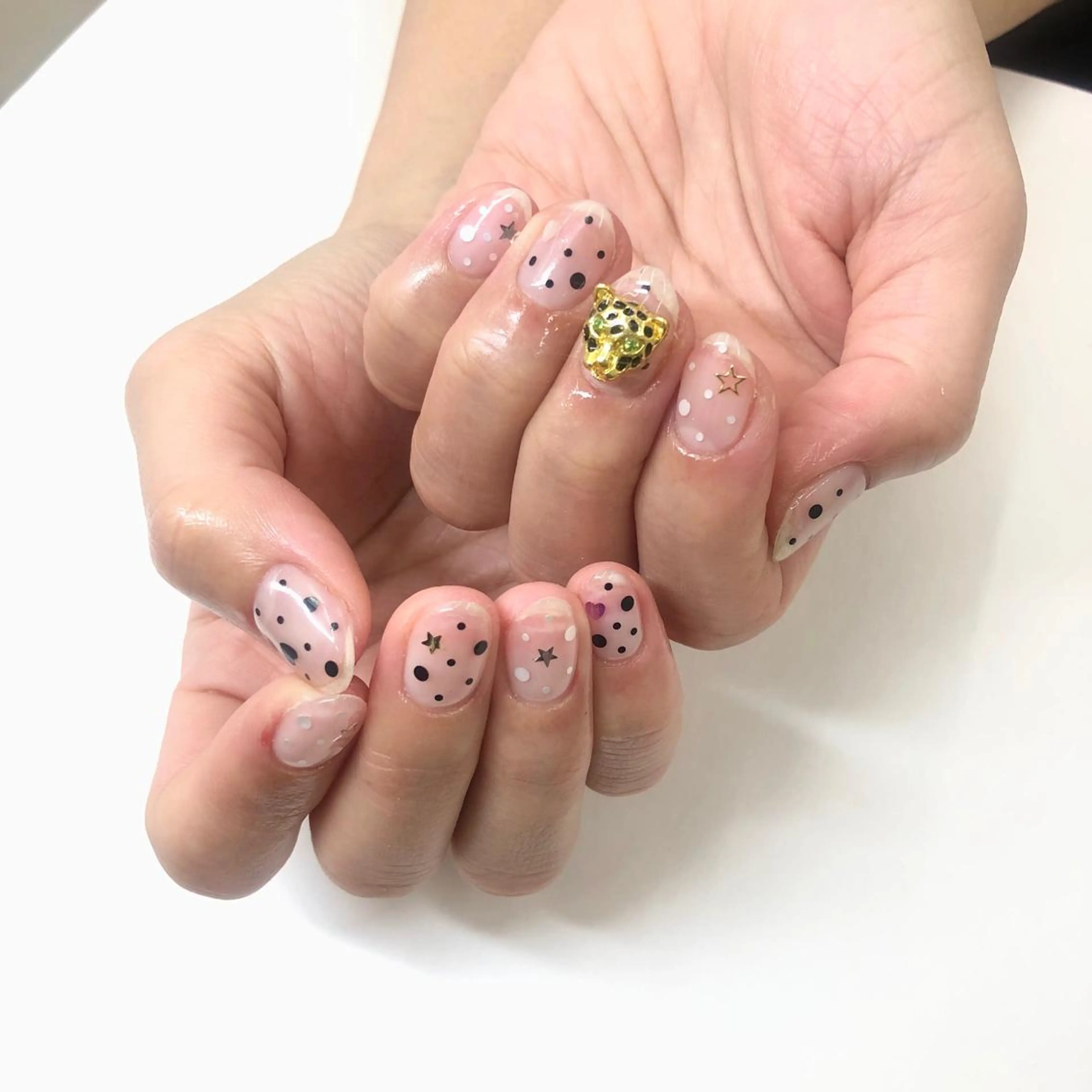 ネイル ハンドネイル フットネイル Minami 🍓のネイルデザイン