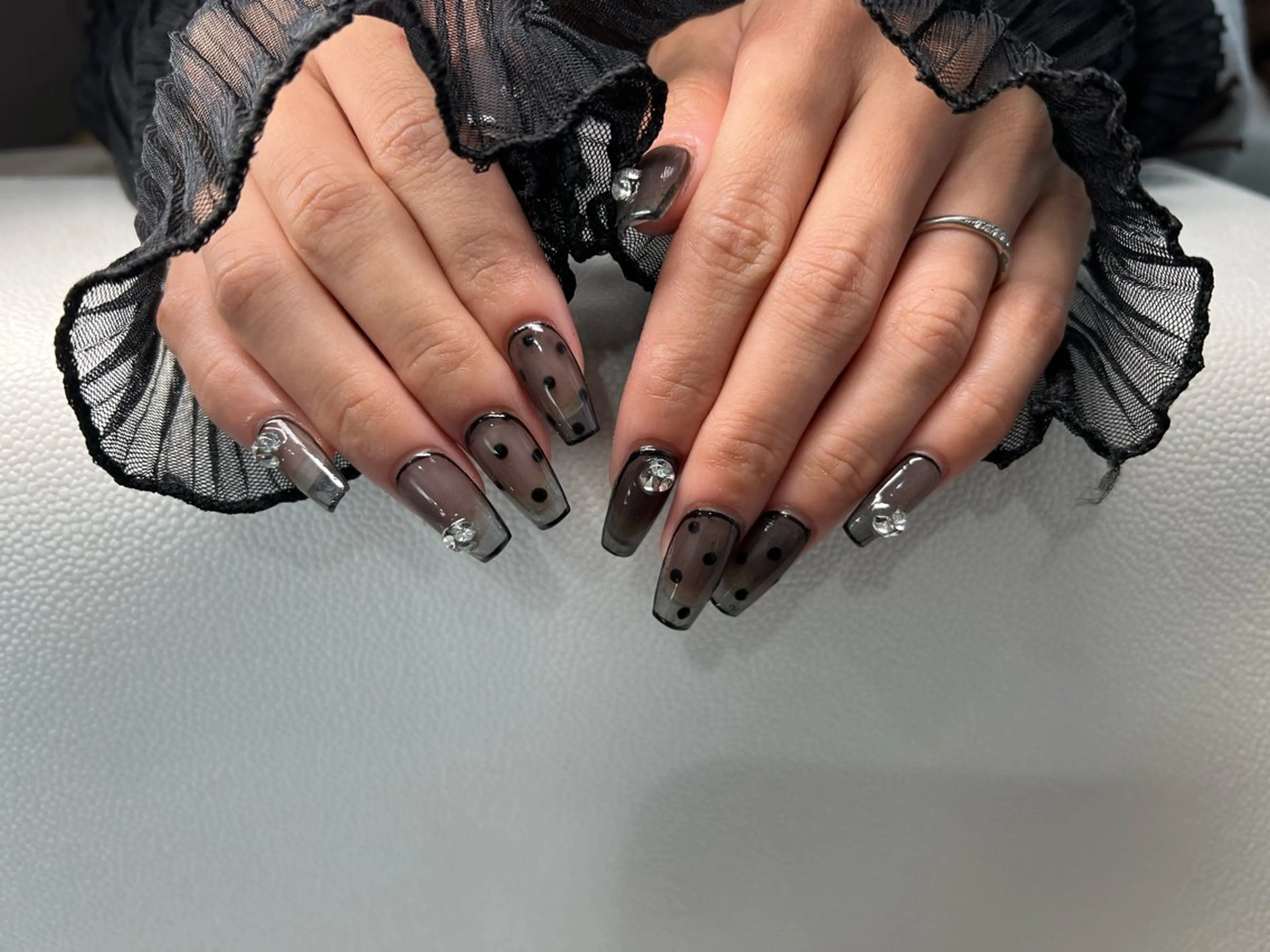 オフ込み💙パーツ多め持ち込みデザイン 爪に優しい【フィルイン】✨の写真