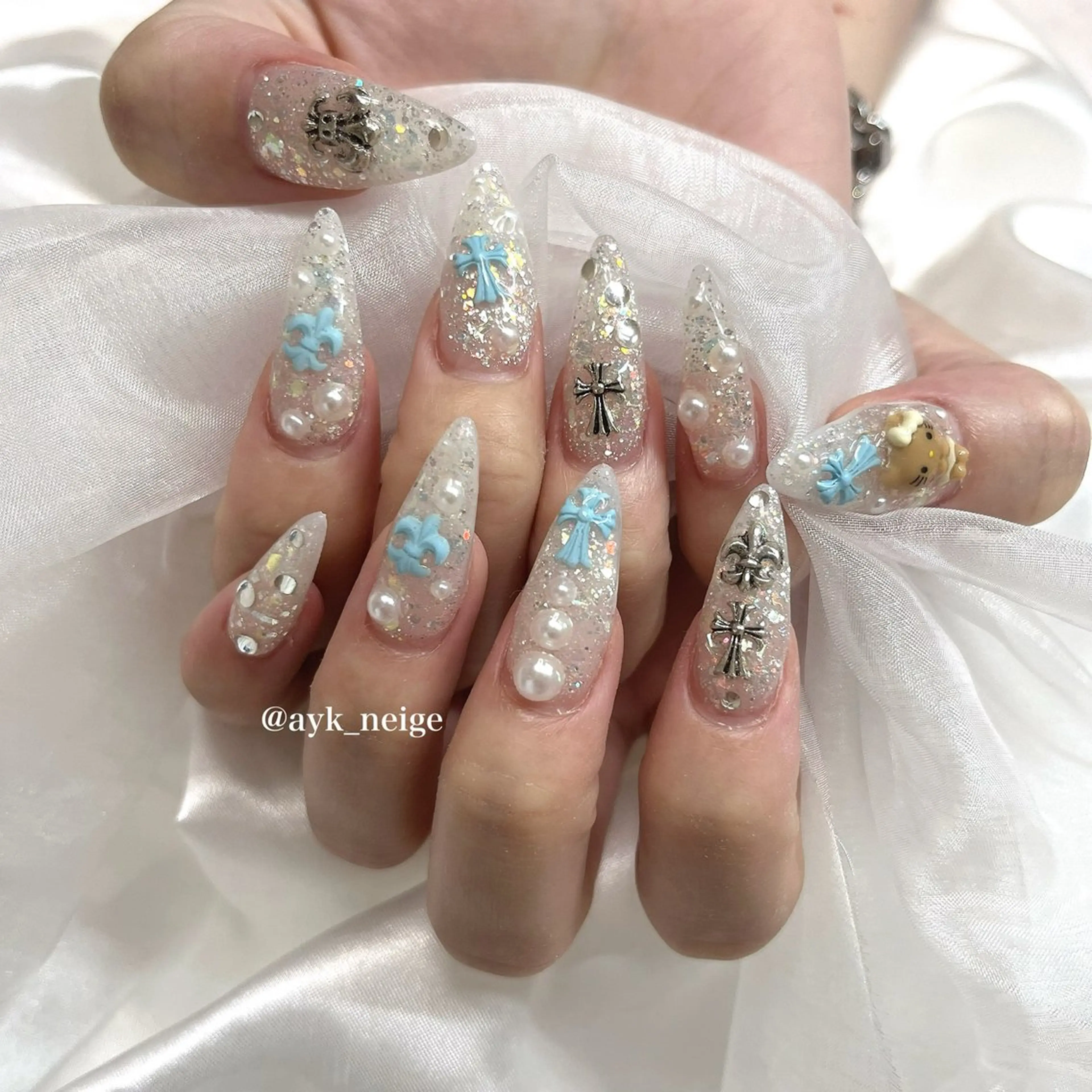 ネイル フットネイル フレンチネイル キラキラネイル 韓国ネイル マグネットネイル n'eige nail所属・大谷 綾香のネイルデザイン