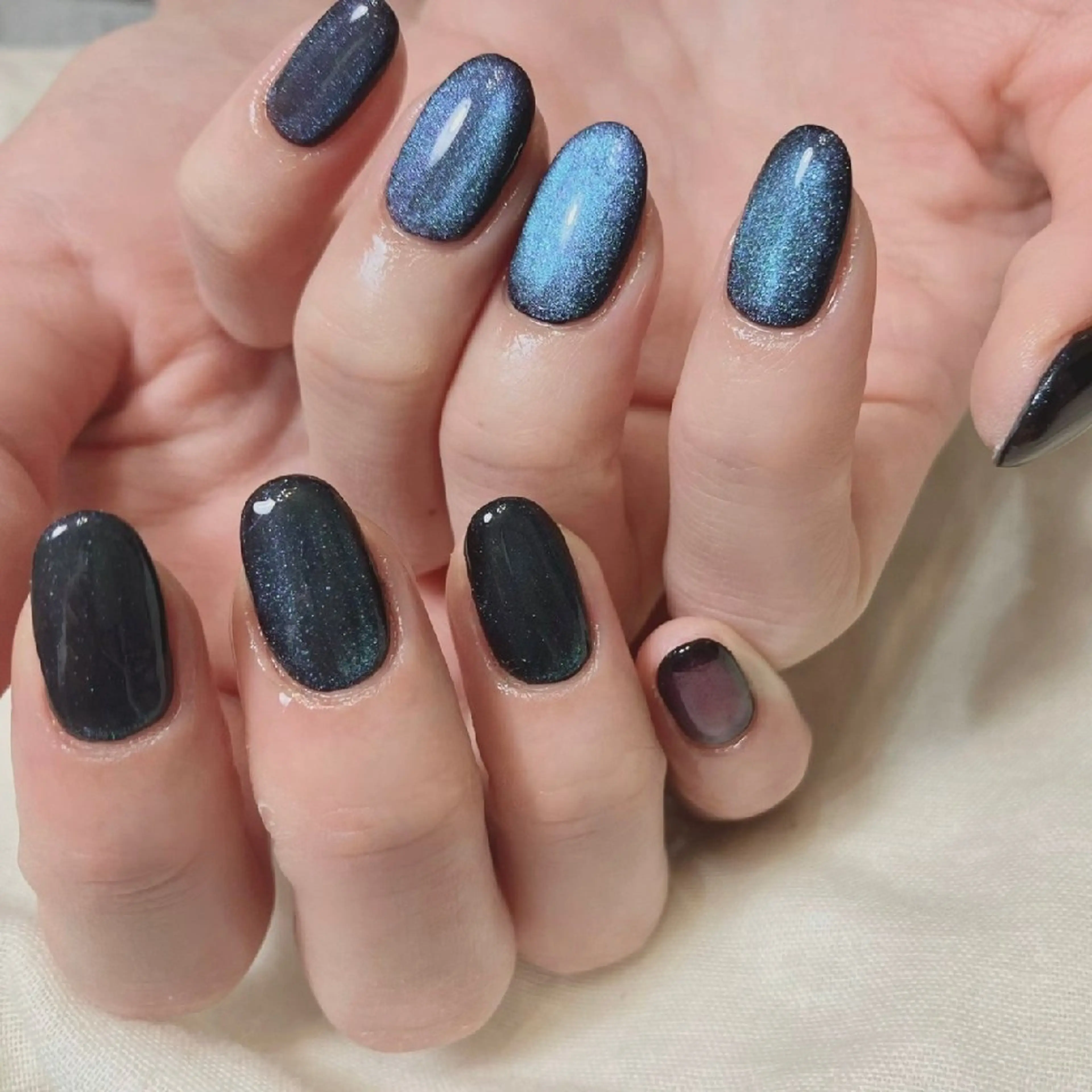 ネイル マグネットネイル マグネットワンカラー ワンカラーネイル ハンドネイル nailsalon　blast所属・atelier　 univ.のネイルデザイン