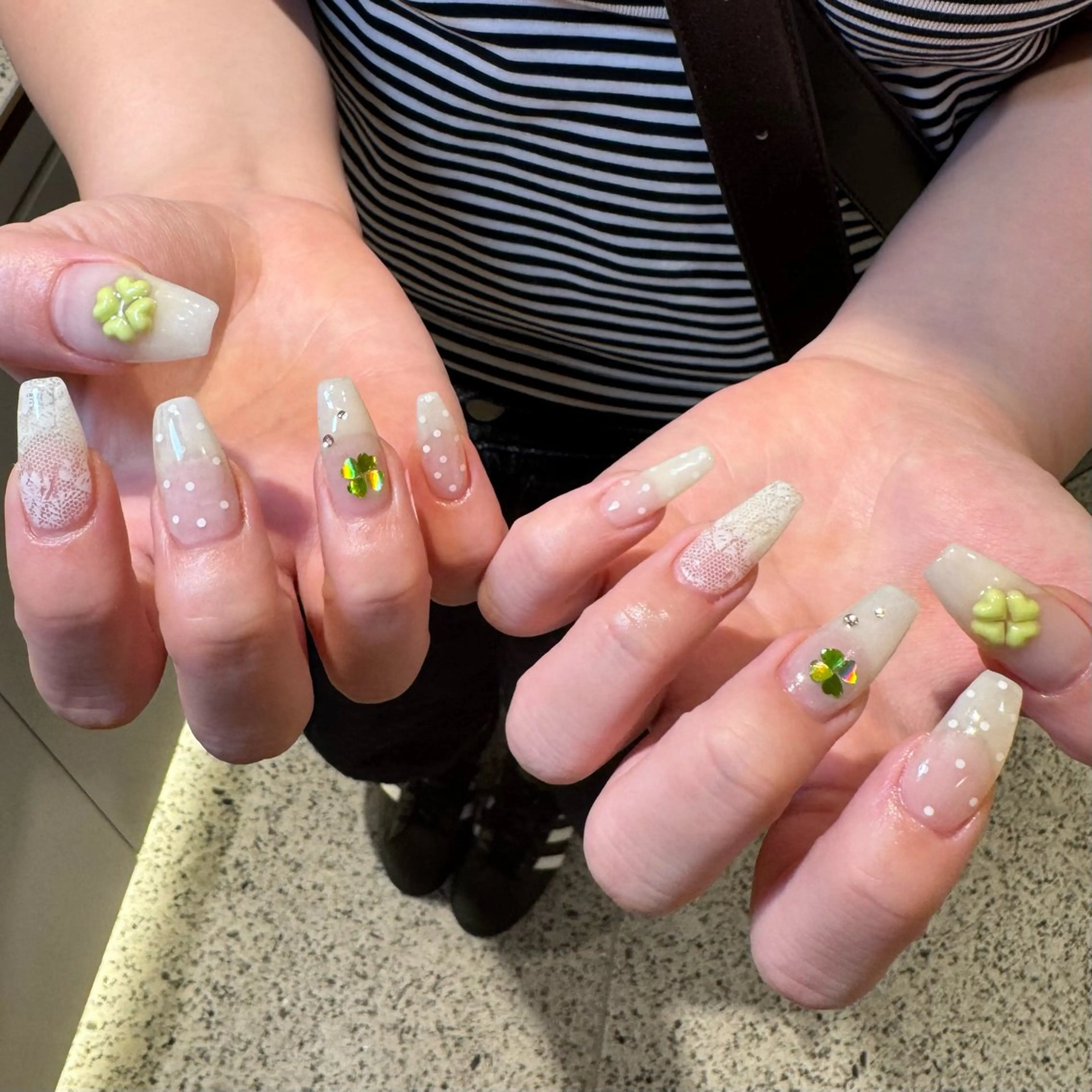 ネイル ハンドネイル RIEKO🍒 ワンホン♡推しネイルのネイルデザイン