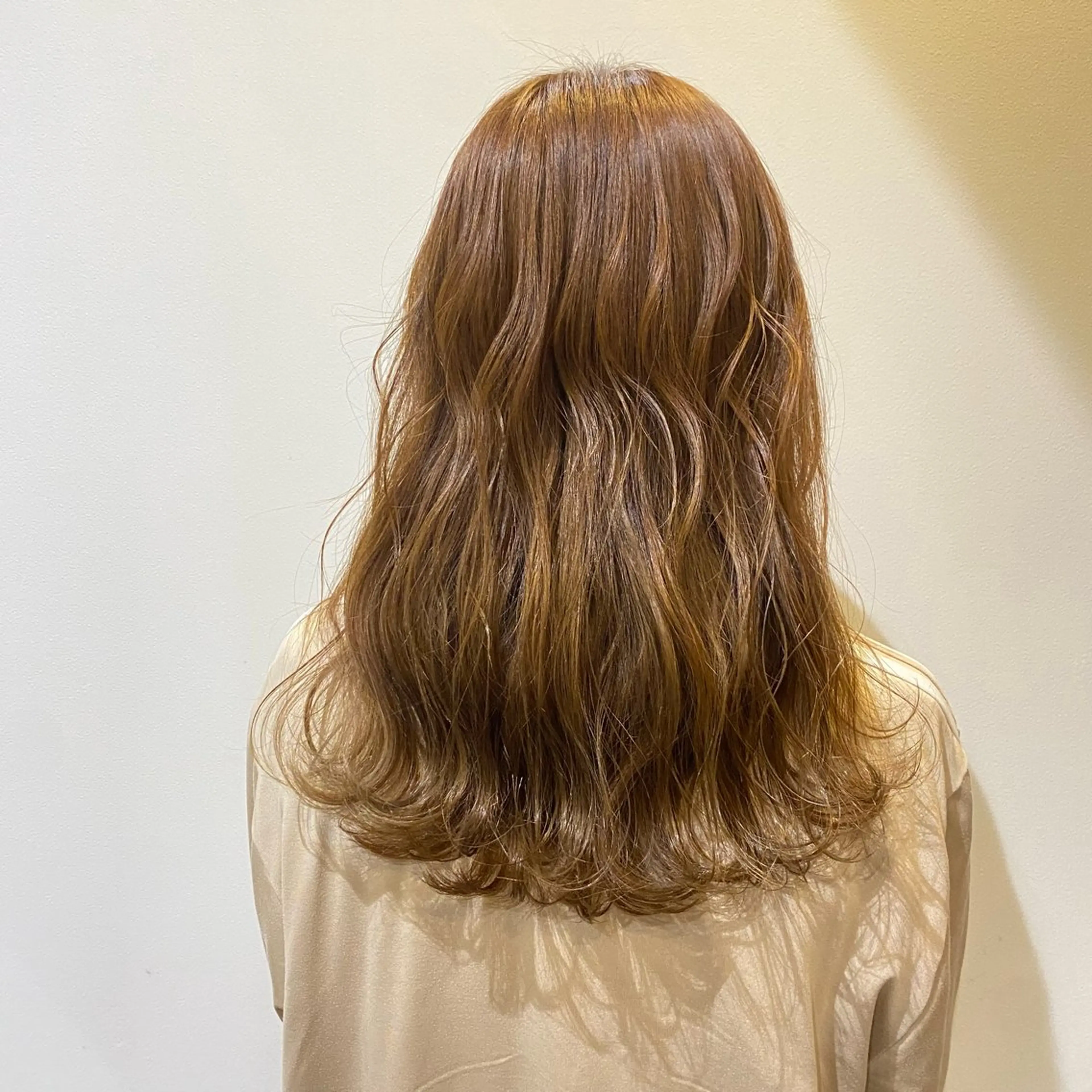 セミロング カラー Beauty Consultant 10C所属・10C Yumeのヘアスタイル