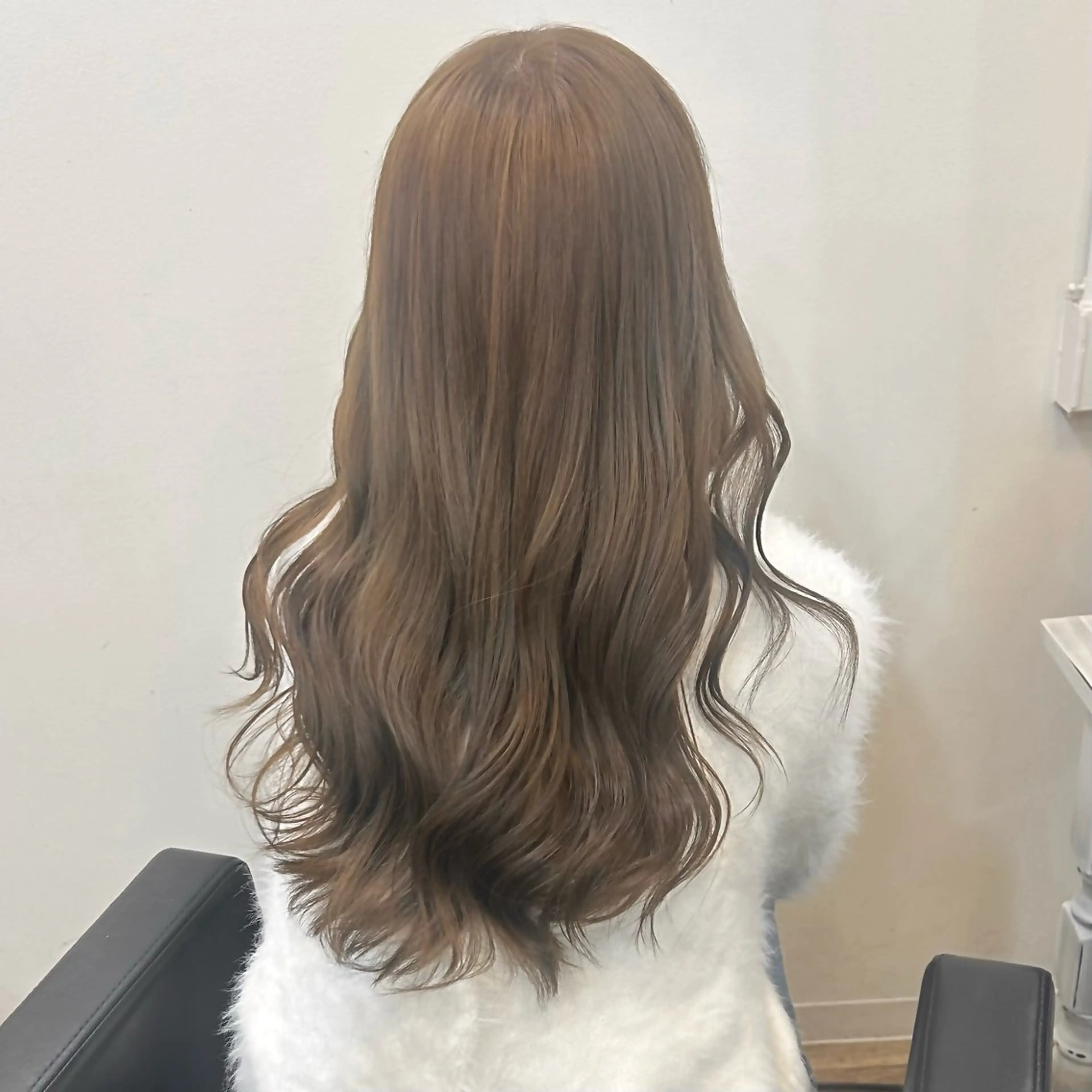 ロング カラー ベージュカラー ブリーチ ブラウンカラー 透明感カラー グレージュ ヘアカラー トリートメント ブリーチなしベージュ /ヘアセット/ミユのヘアスタイル