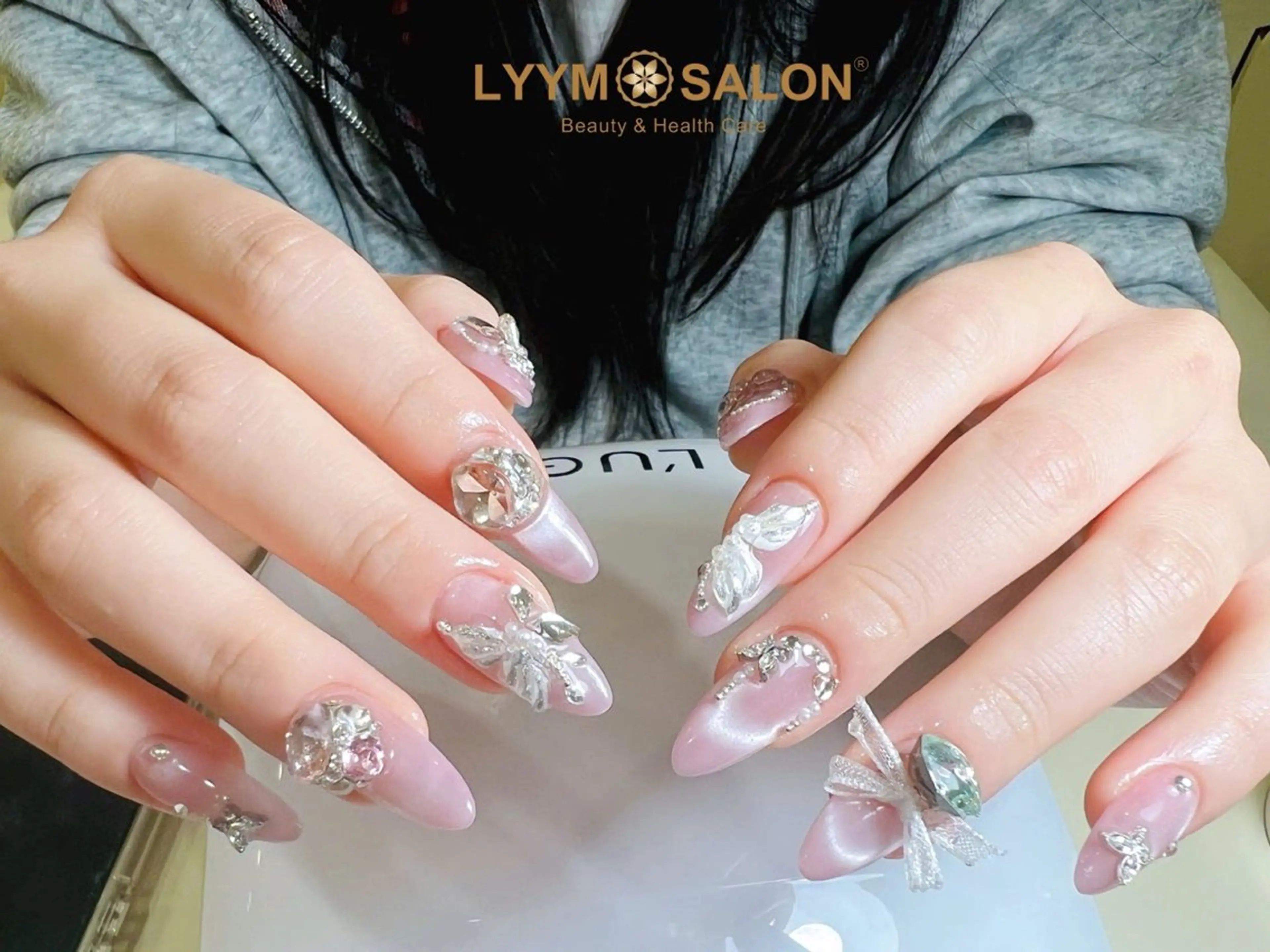 ネイル 韓国ネイル ピンク ブライダルネイル ハンドネイル LYYM Salonのネイルデザイン