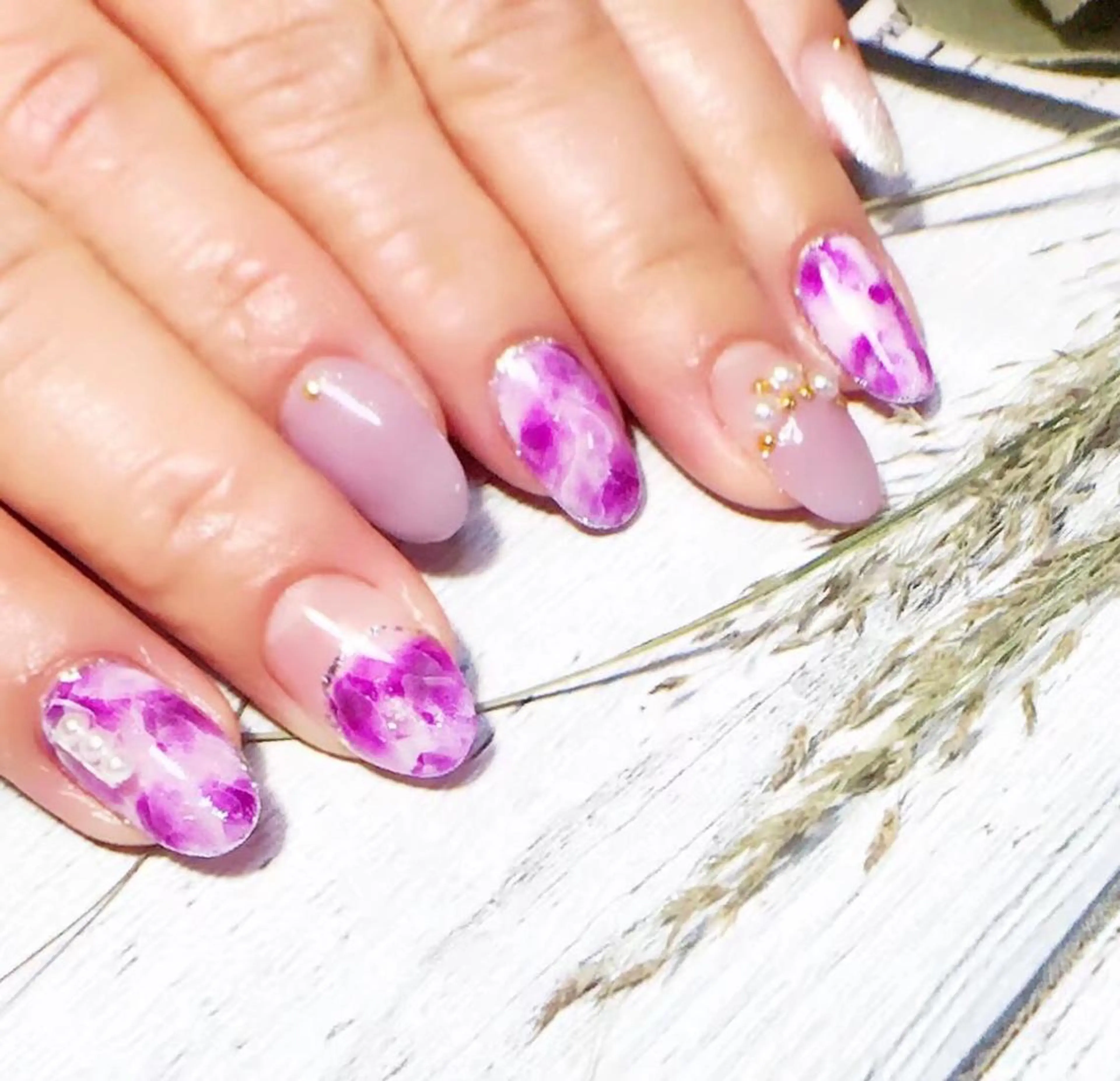 ミディアム めぐみのネイルサロン 惠のネイルデザイン