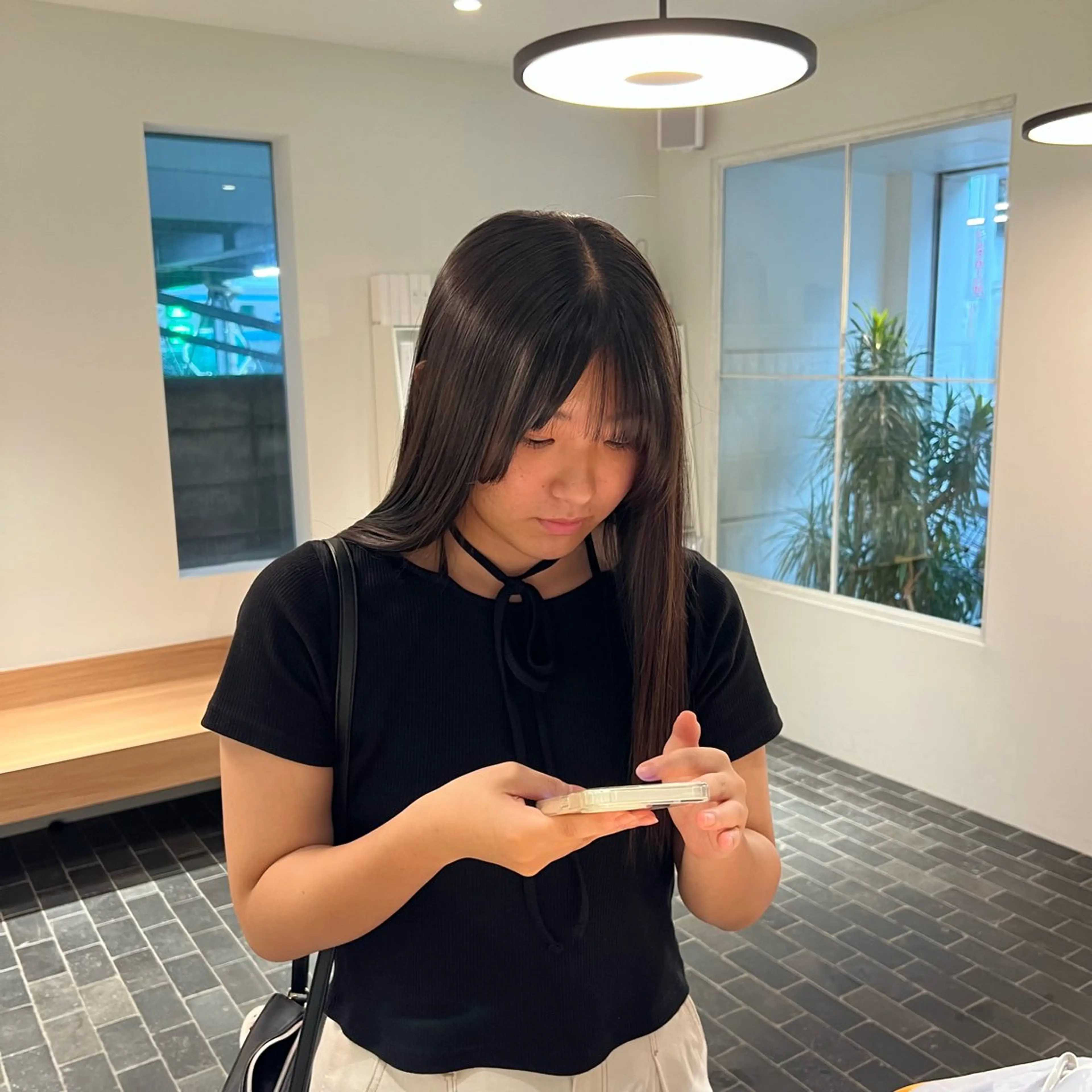 ロング 縮毛矯正 ワタナベ モカ🦢ダブルカラーのヘアスタイル