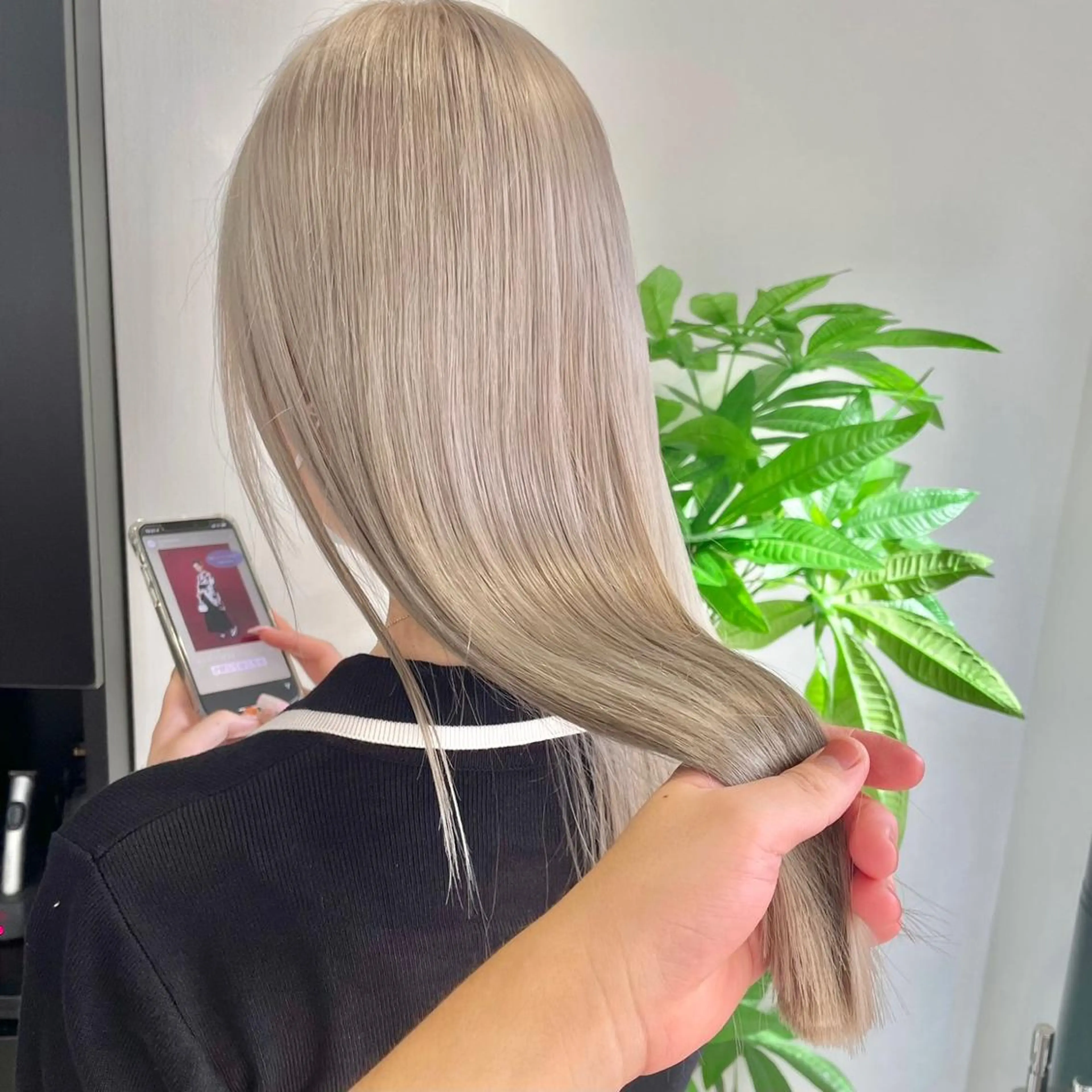 セミロング ヘアカラー ブリーチカラー特化 碇　英朗のヘアスタイル