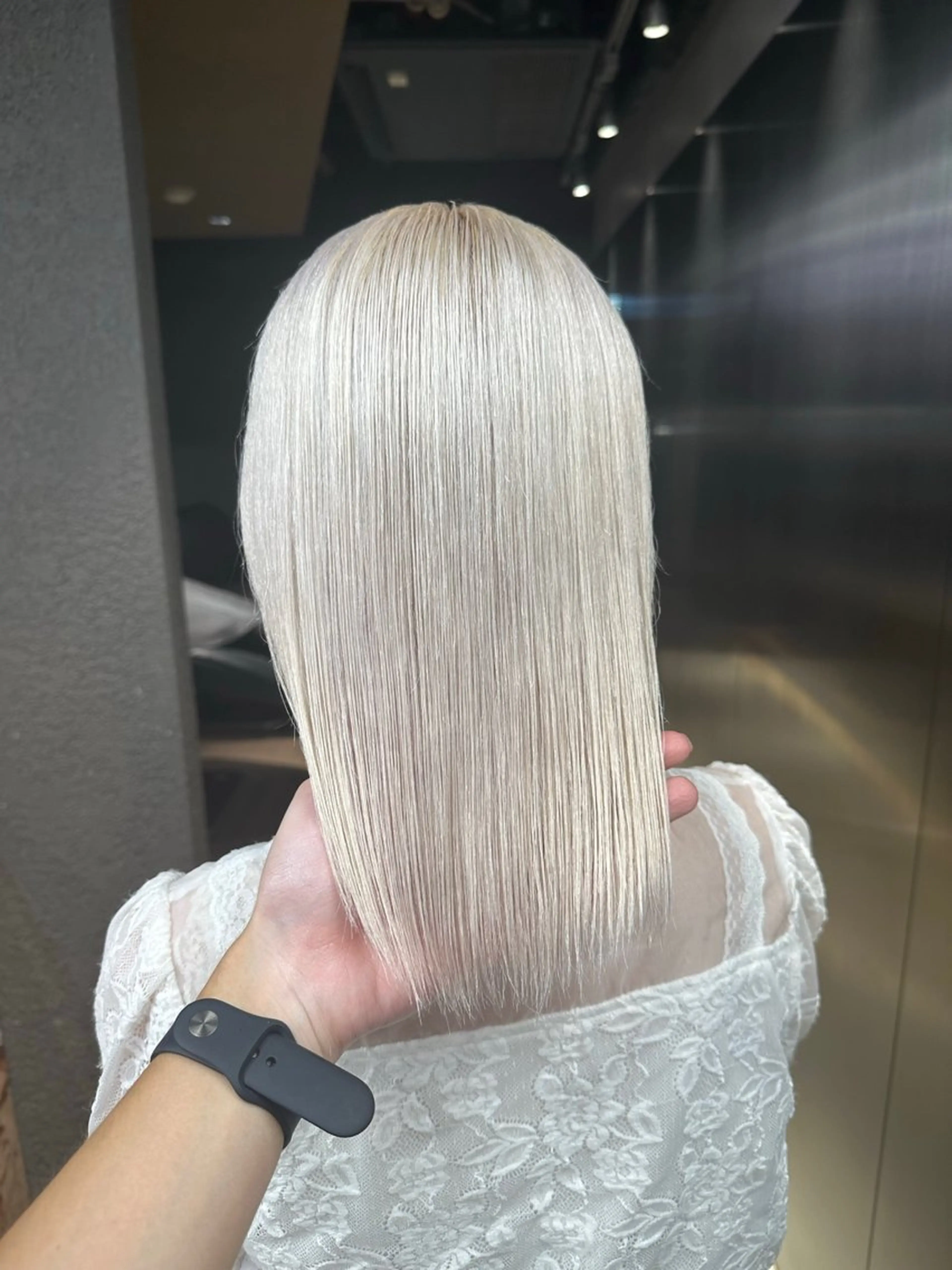 【ケアブリーチを超えたエフェクトブリーチ】最高級エフェクトブリーチ２回＋カラー＋うる艶トリートメント✨️の写真