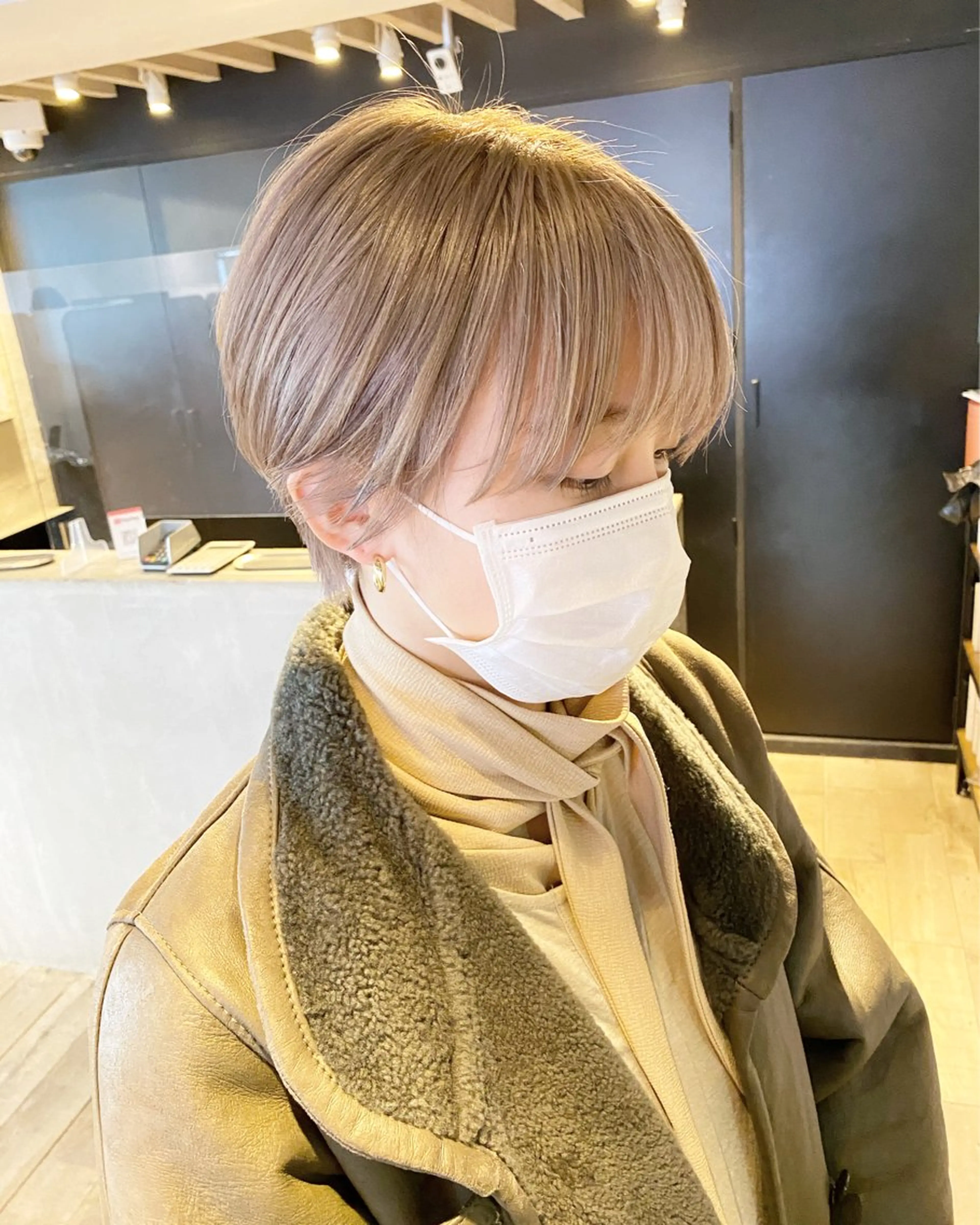 ショート ラベンダーカラー＆ ミルクティー太田のヘアスタイル