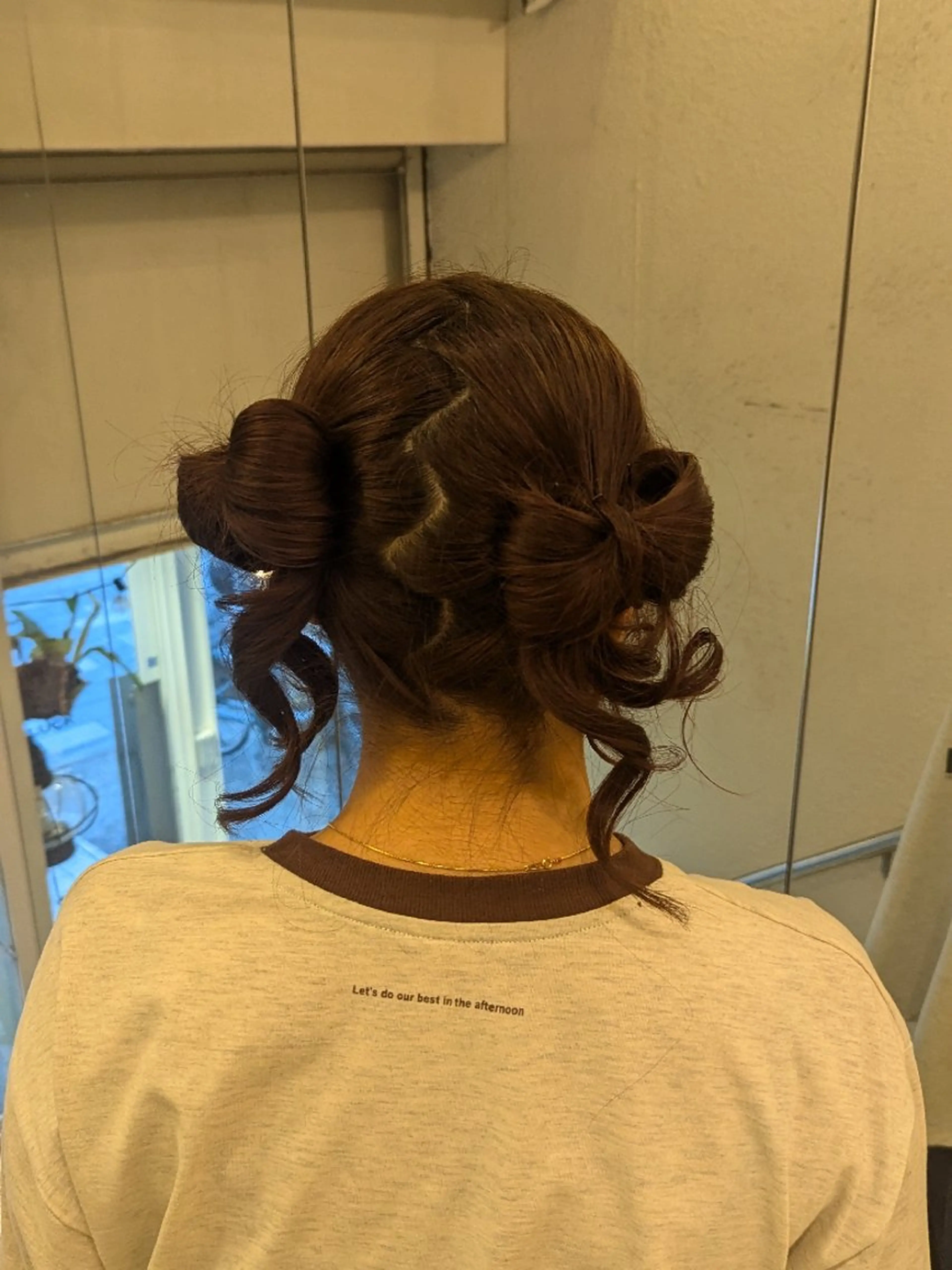 セミロング お団子ヘア ヘアセット 髪質改善/お呼ば れヘア/透明感カラーのヘアスタイル