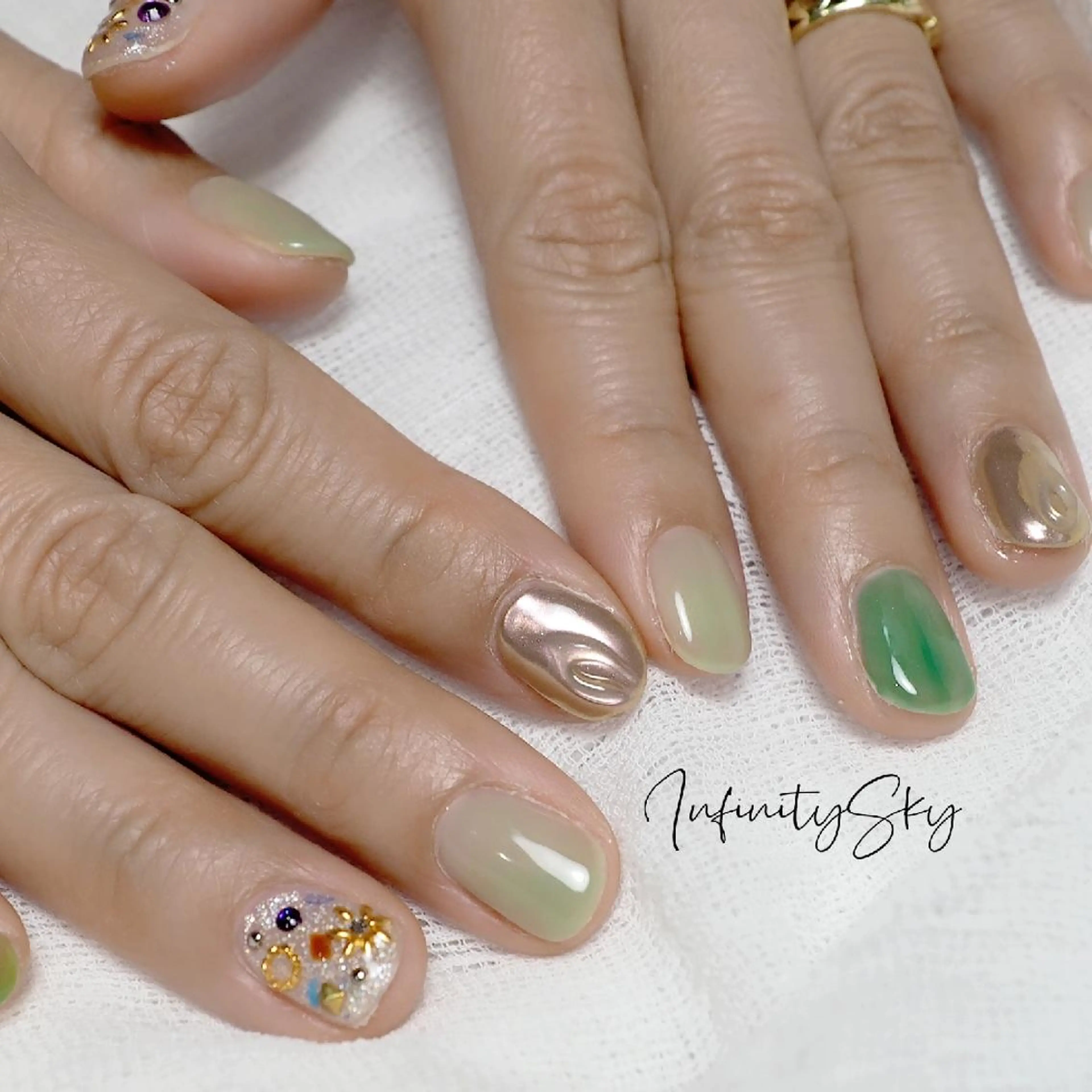 ネイル ニュアンスネイル ハンドネイル infinity skyのネイルデザイン