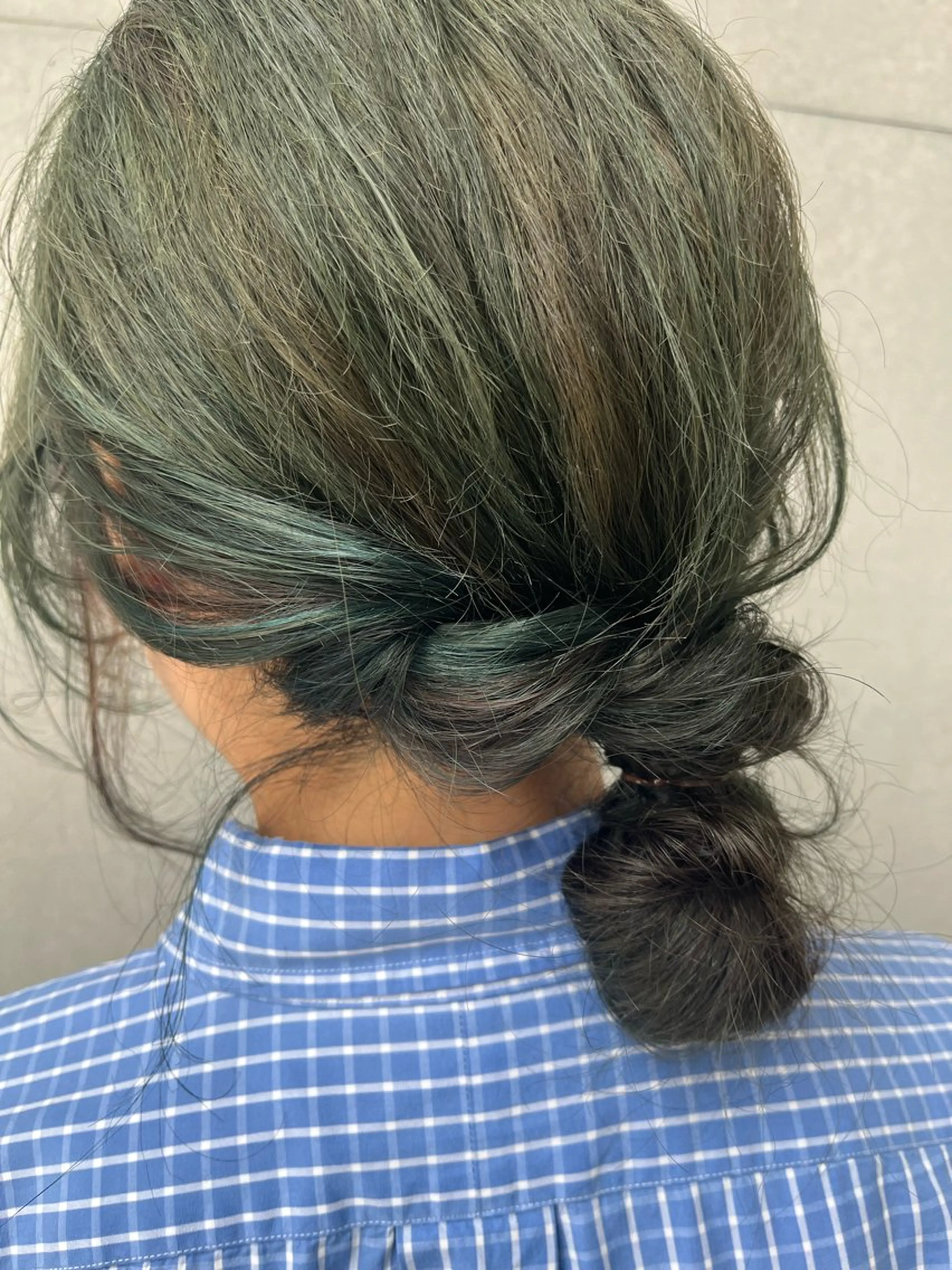 セミロング ヘアアレンジ ブリーチなしWカラー /地毛風/小林凪沙のヘアスタイル