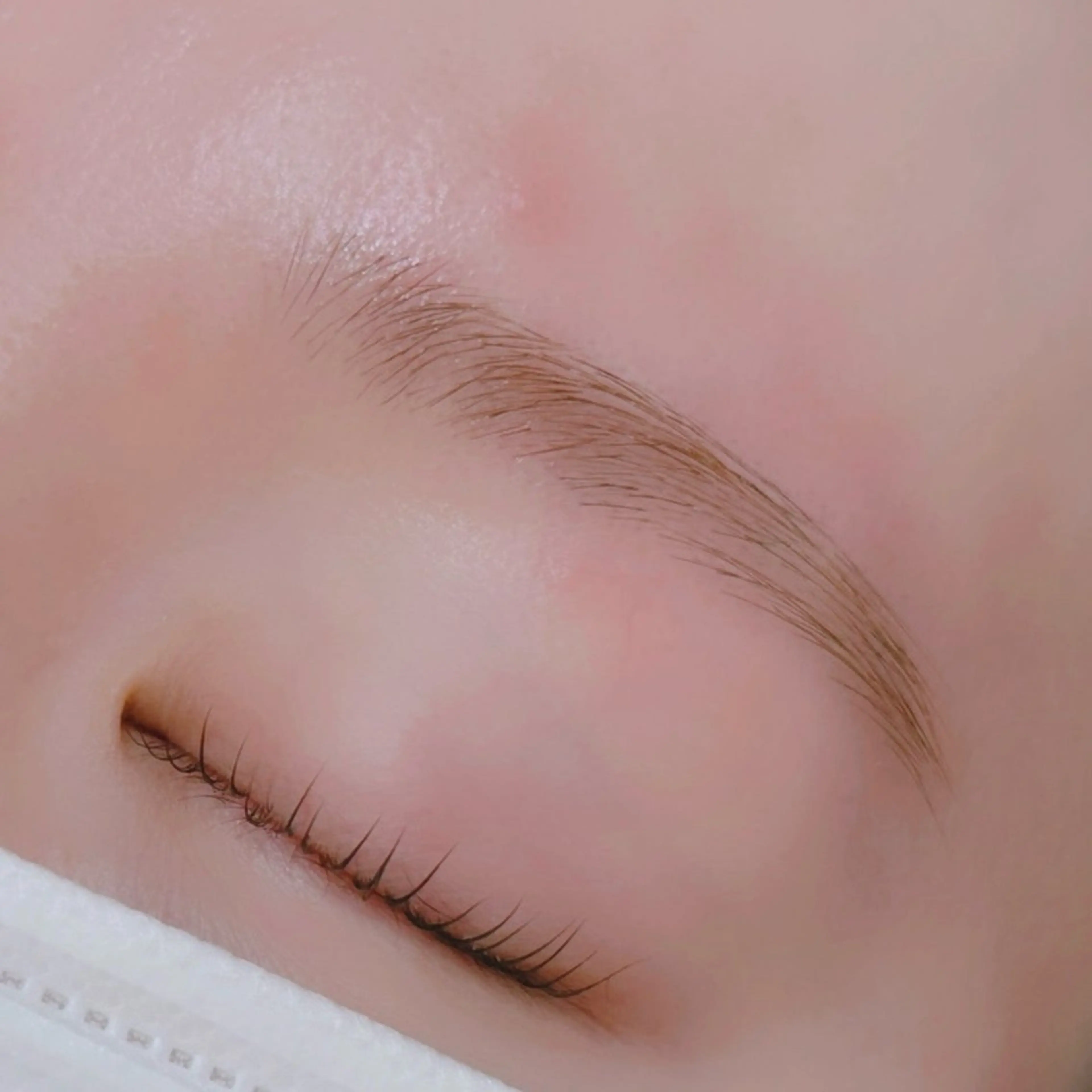 アイブロウ LUVISM EYELASH阿部のマツエク・マツパデザイン