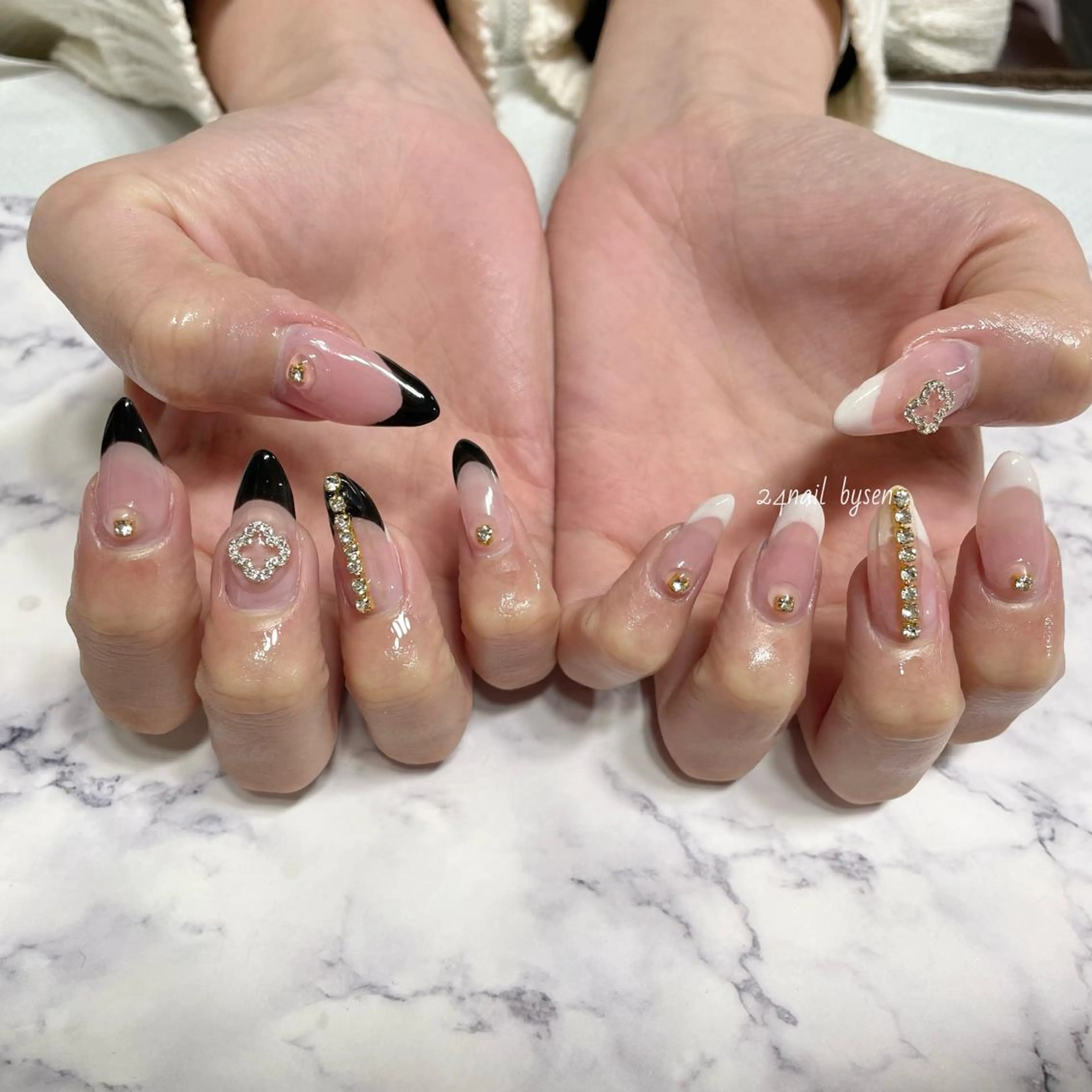 ネイル フレンチネイル ロングネイル 持ち込み ピンク ホワイト Atelier by 24nail/Ayaの眉毛・アイブロウイメージ