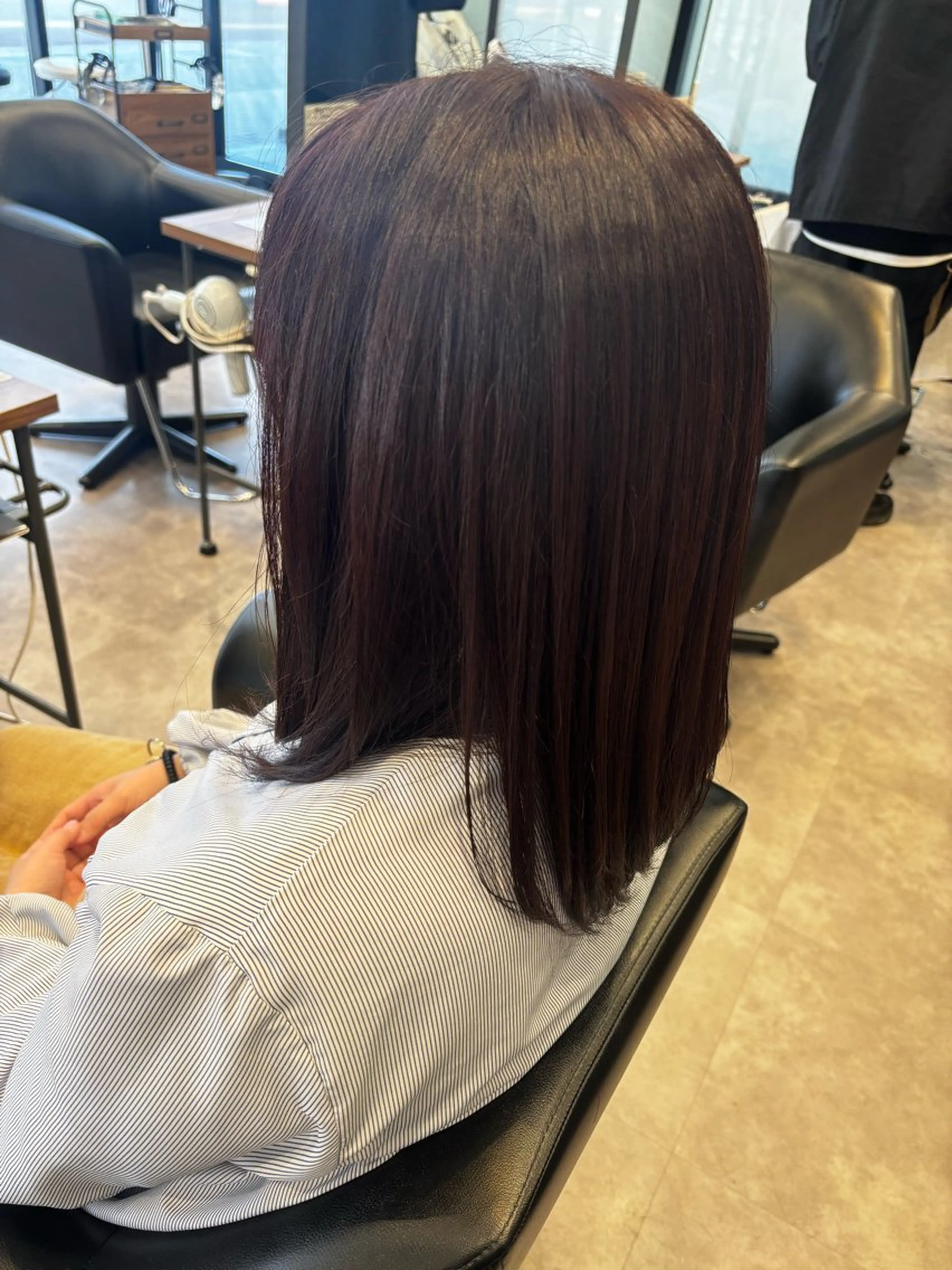 ミディアム カラー 畠山 絵里のヘアスタイル